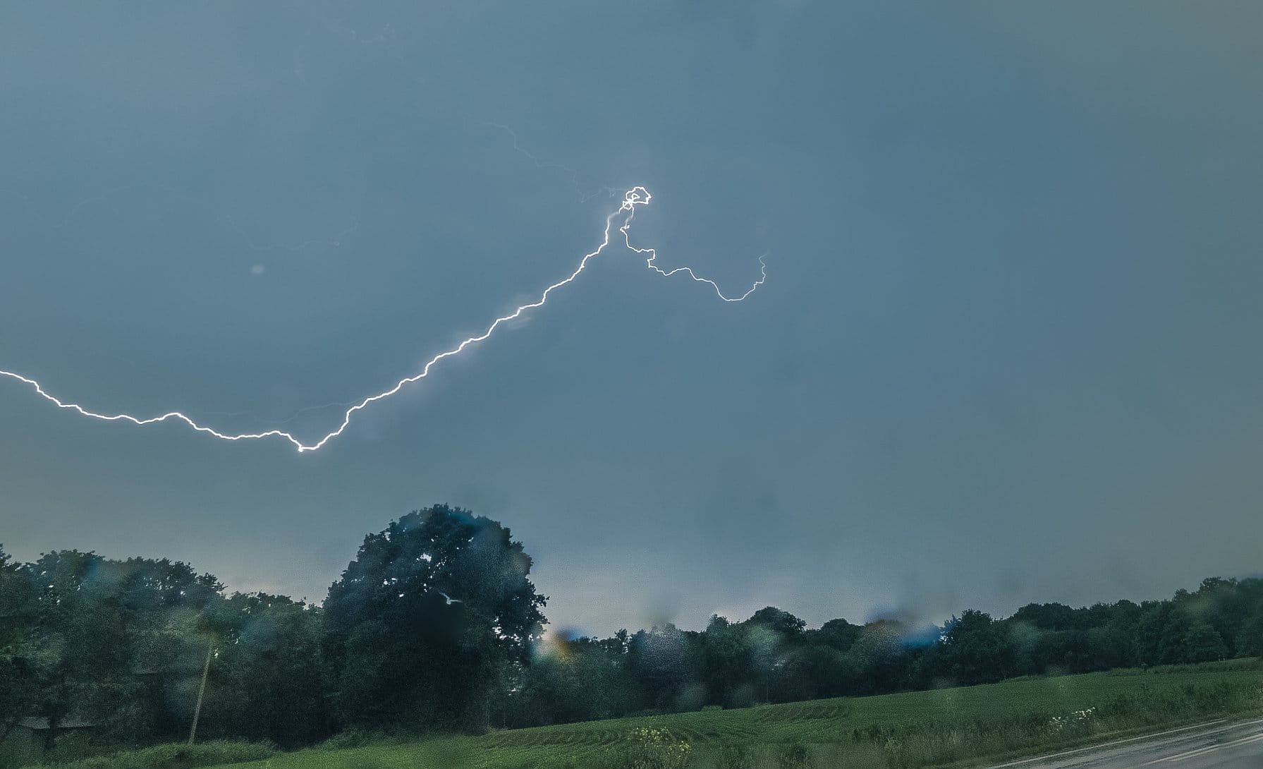 J'étais positionné au Nord de Rennes au démarrage d'une cellule avec parfois quelques tourbillons dans les nuages mais rien de bien méchant. - 28/05/2018 18:00 - Chris RUSSO