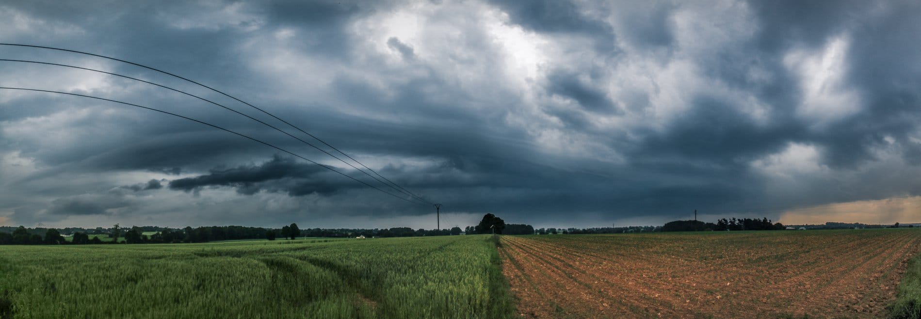 J'étais positionné au Nord de Rennes au démarrage d'une cellule avec parfois quelques tourbillons dans les nuages mais rien de bien méchant. - 28/05/2018 18:00 - Chris RUSSO