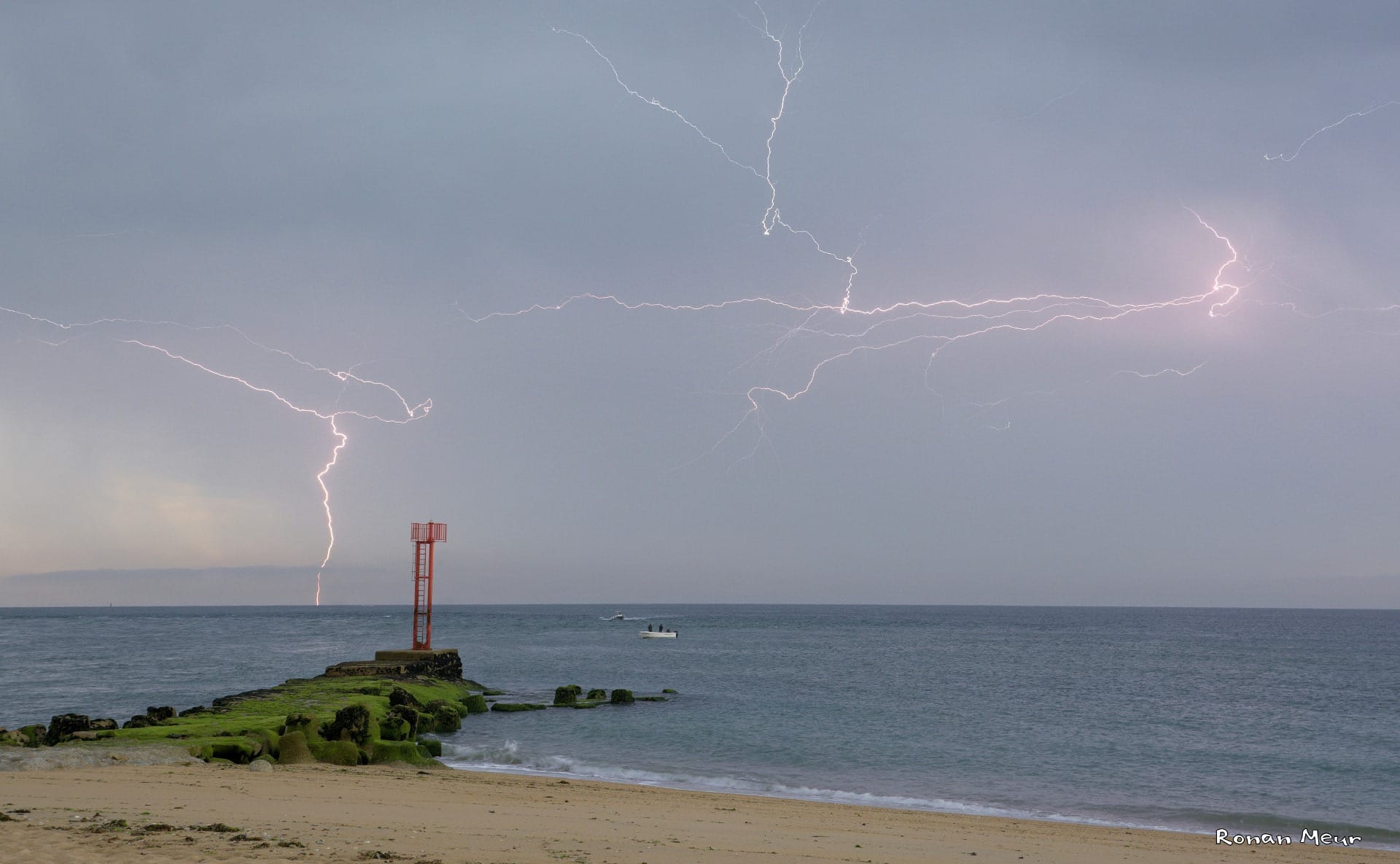 Tôt ce matin à la barre d'Étel dans le Morbihan (56) - 30/06/2019 07:00 - Ronan Meur