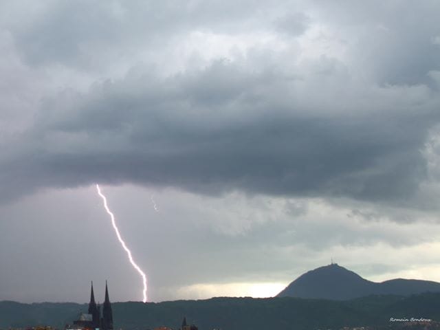 Photo prise de Clermont Ferrand hier après midi à 16h00 - 08/05/2018 16:00 - Romain Bondoux