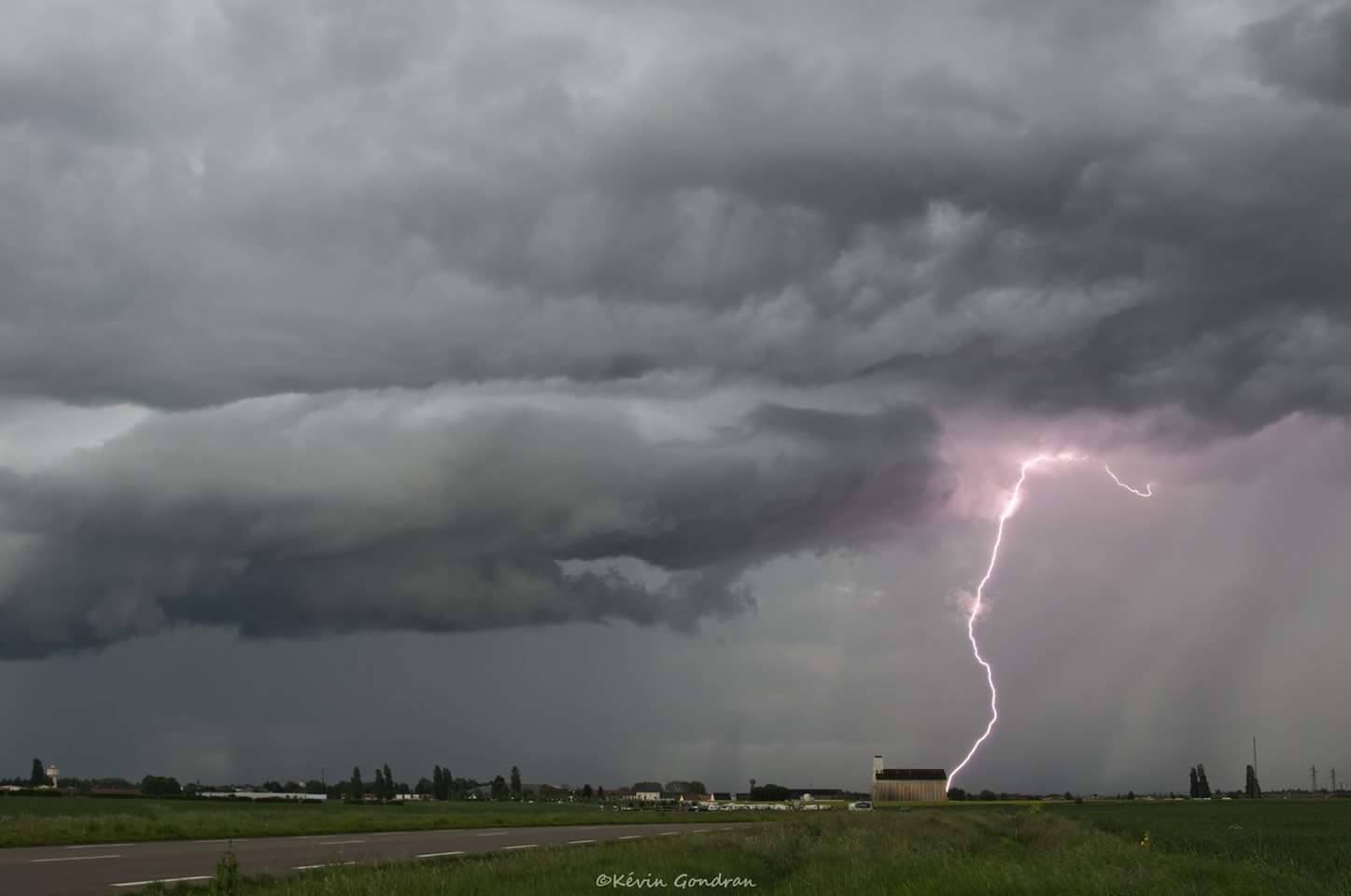 Orage en fin d'après-midi vers Auneau (28) - 12/05/2017 17:00 - Kévin GONDRAN