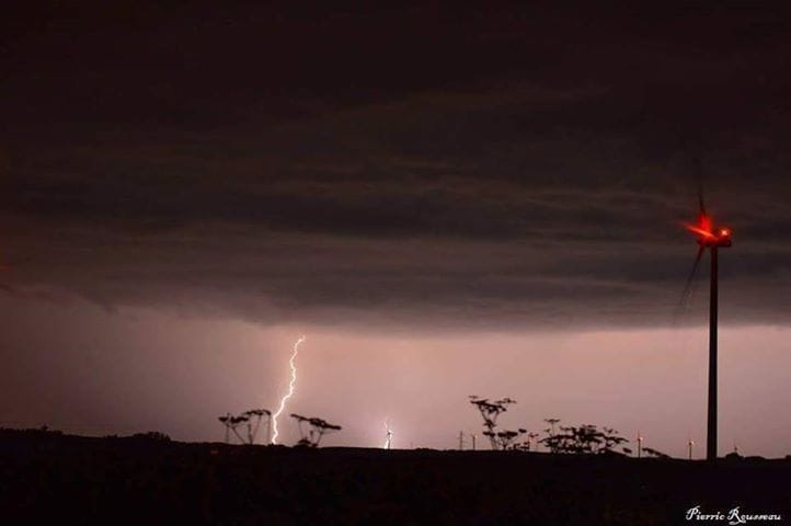 Une grosse soirée d'orages dans le département du Cher. Ces photos ont été faites à Chery,  à coté de Massay - 31/07/2017 22:00 - Pierric Rousseau