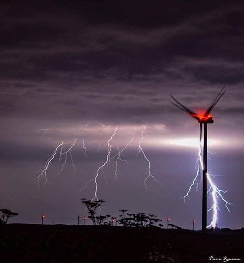 Une grosse soirée d'orages dans le département du Cher. Ces photos ont été faites à Chery,  à coté de Massay - 31/07/2017 22:00 - Pierric Rousseau