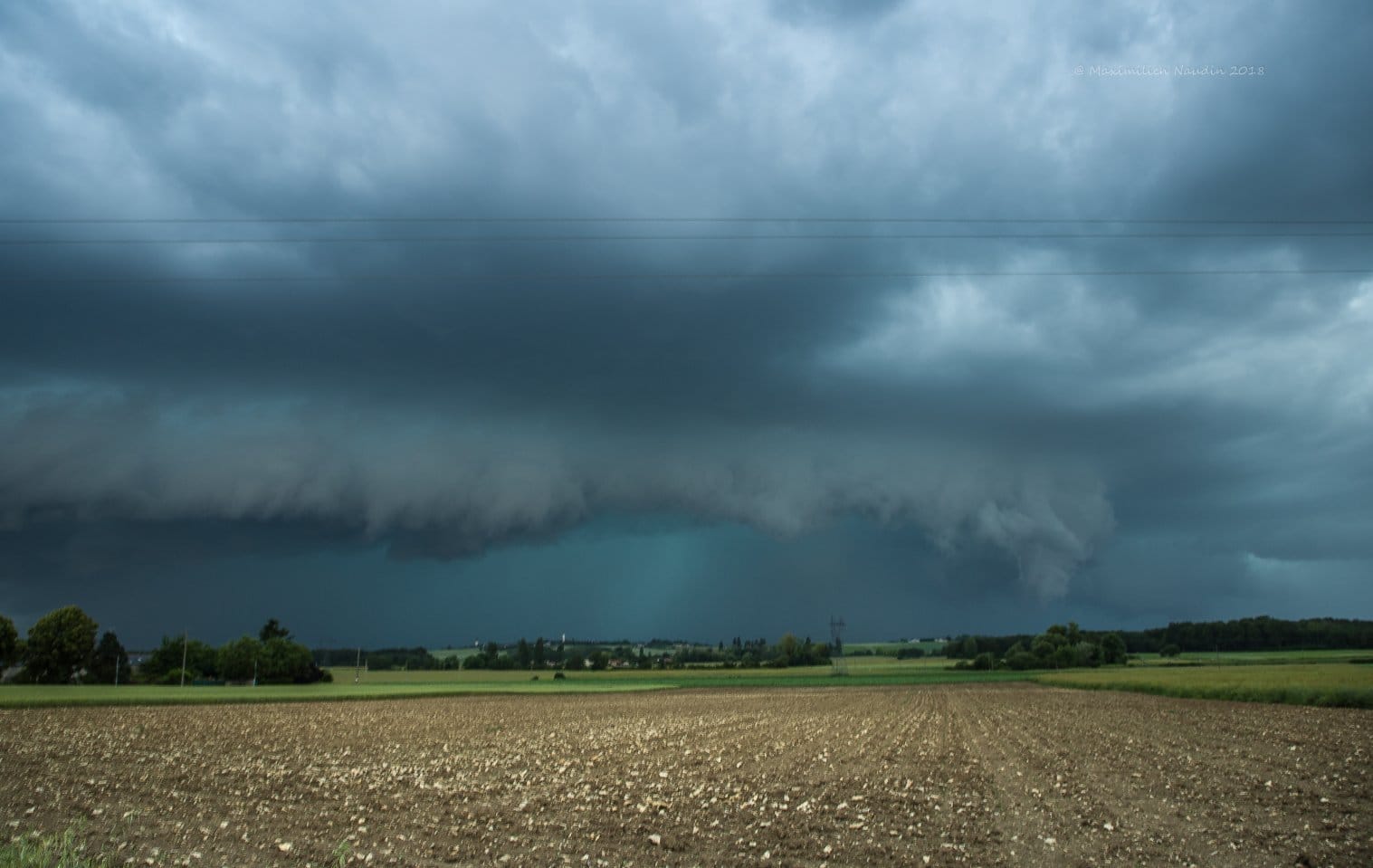 Le Nord Vienne et le Sud #Touraine ont dégusté cette après-midi au passage de ce violent orage comme ici proche de Faye la Vineuse, Neuil sous Faye. - 03/06/2018 19:00 - Maximilien NAUDIN