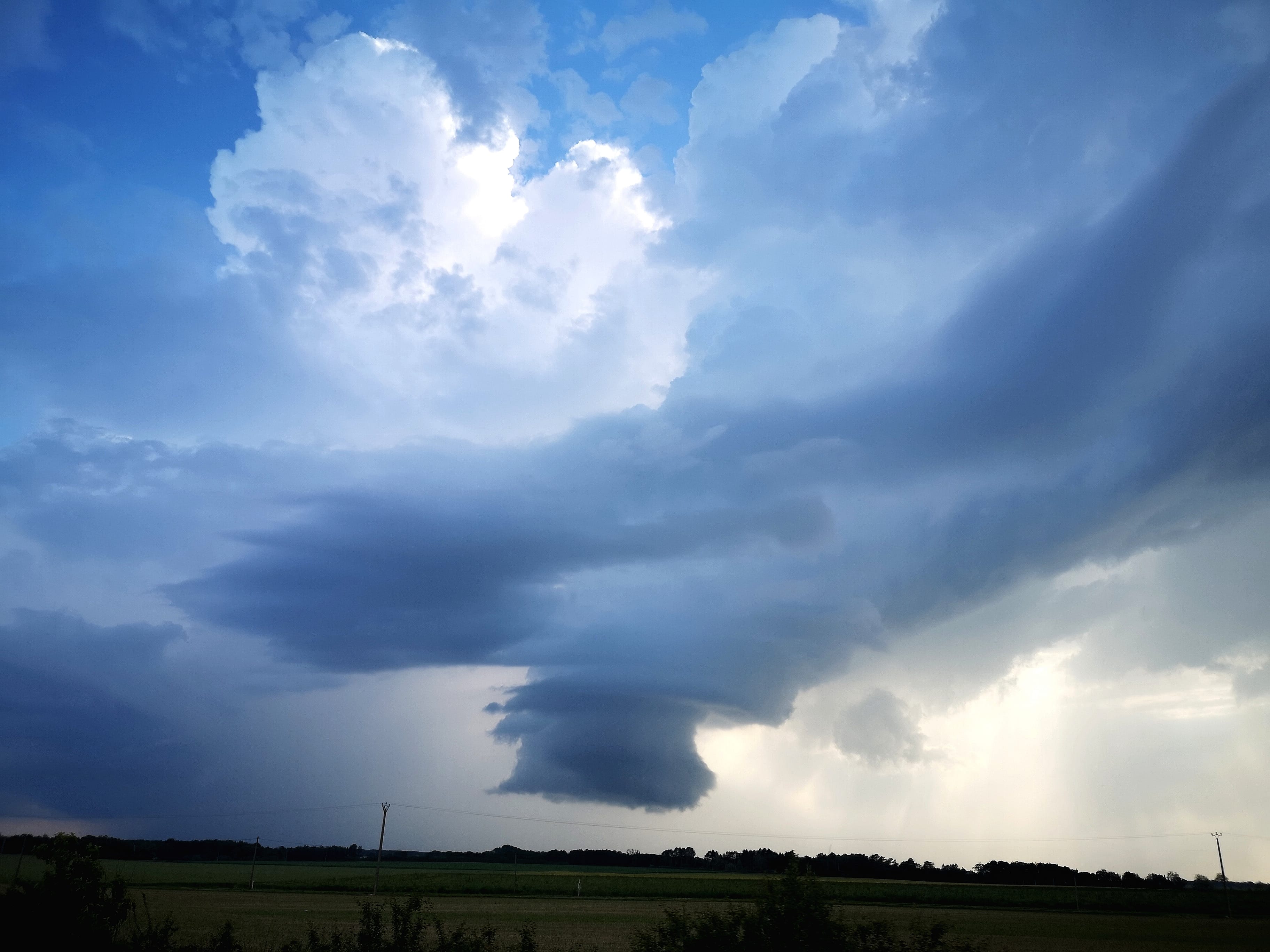 Supercellule LP dans la région de Vendôme (41) le 3 juin vers 19h20. - 03/06/2021 19:20 - Leroy Cyril