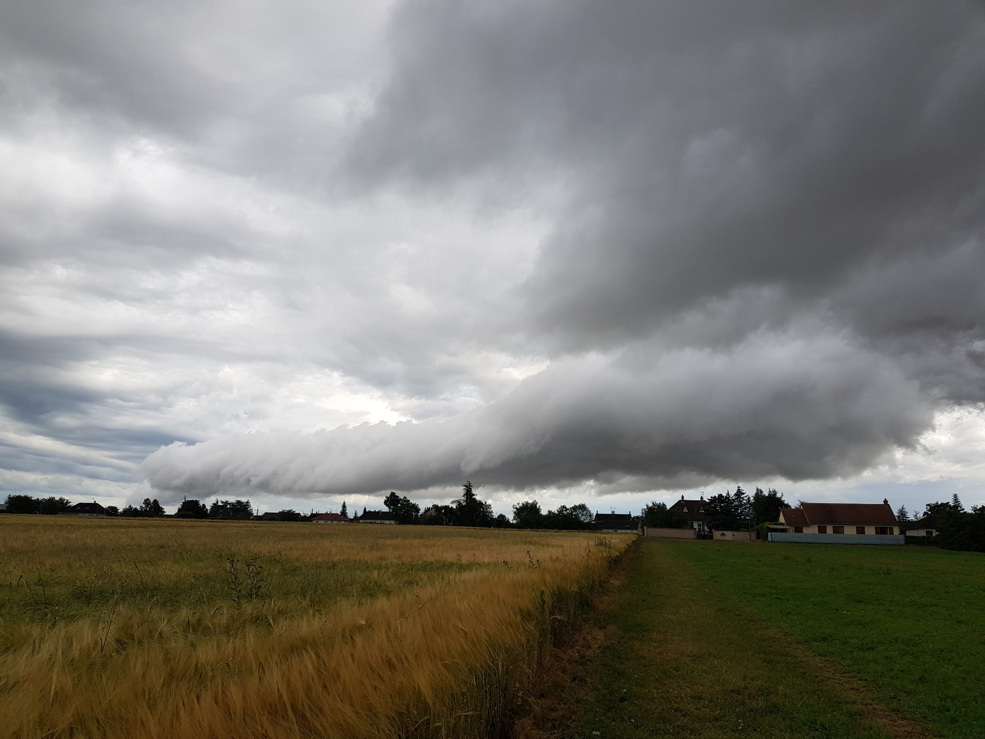 Grosse suspicion d'arcus sur Issoudun. - 21/06/2021 18:09 - Andrea Pirrotta