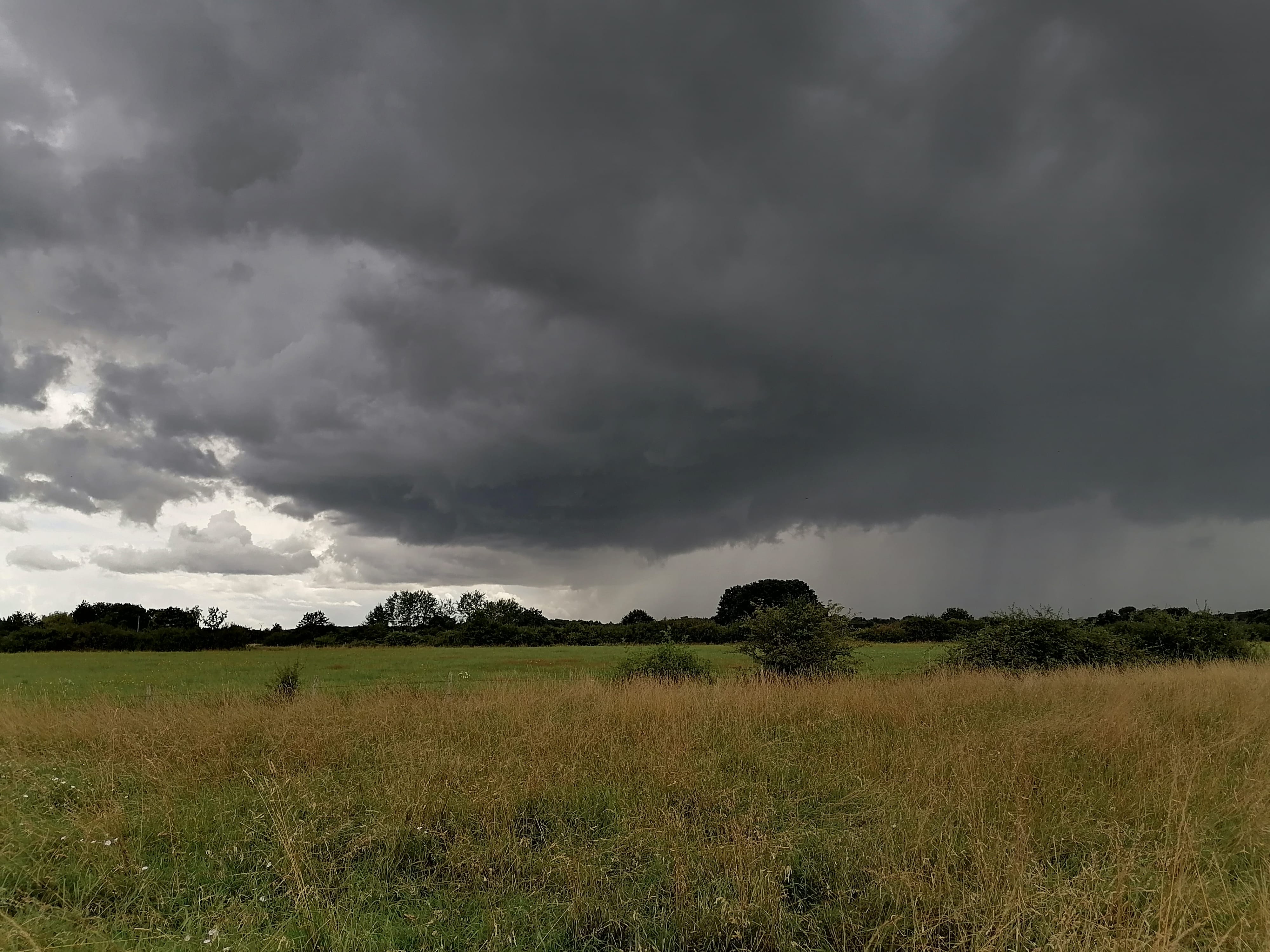 Bordure Est d'un orage au dessus du Cher et ce déplaçant en direction du Nord-Est - 24/07/2021 15:00 - Adrien Huge