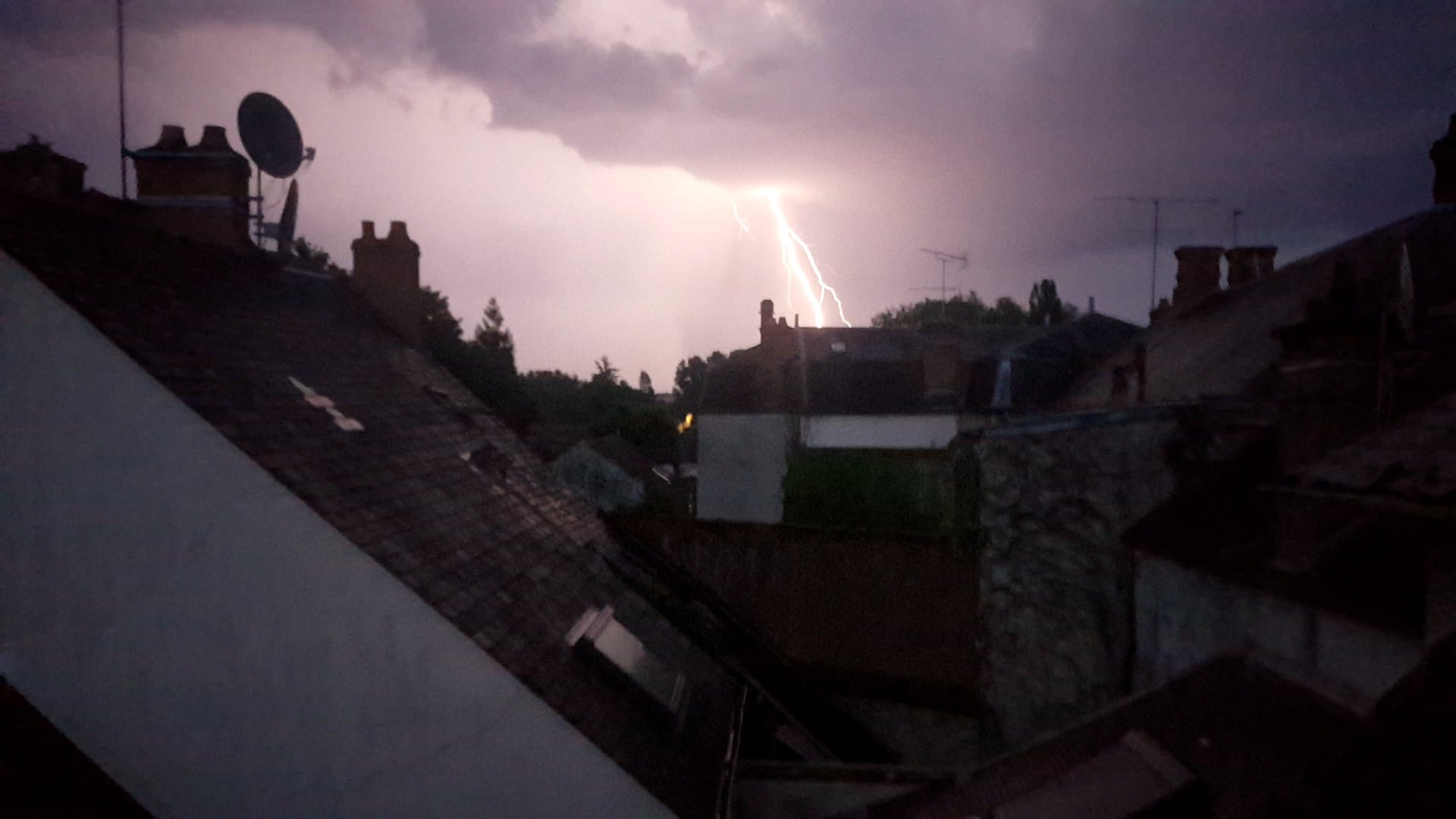 Orage le 25 juin 2020 à malesherbes(45) - 25/06/2020 22:00 - 45 Orage