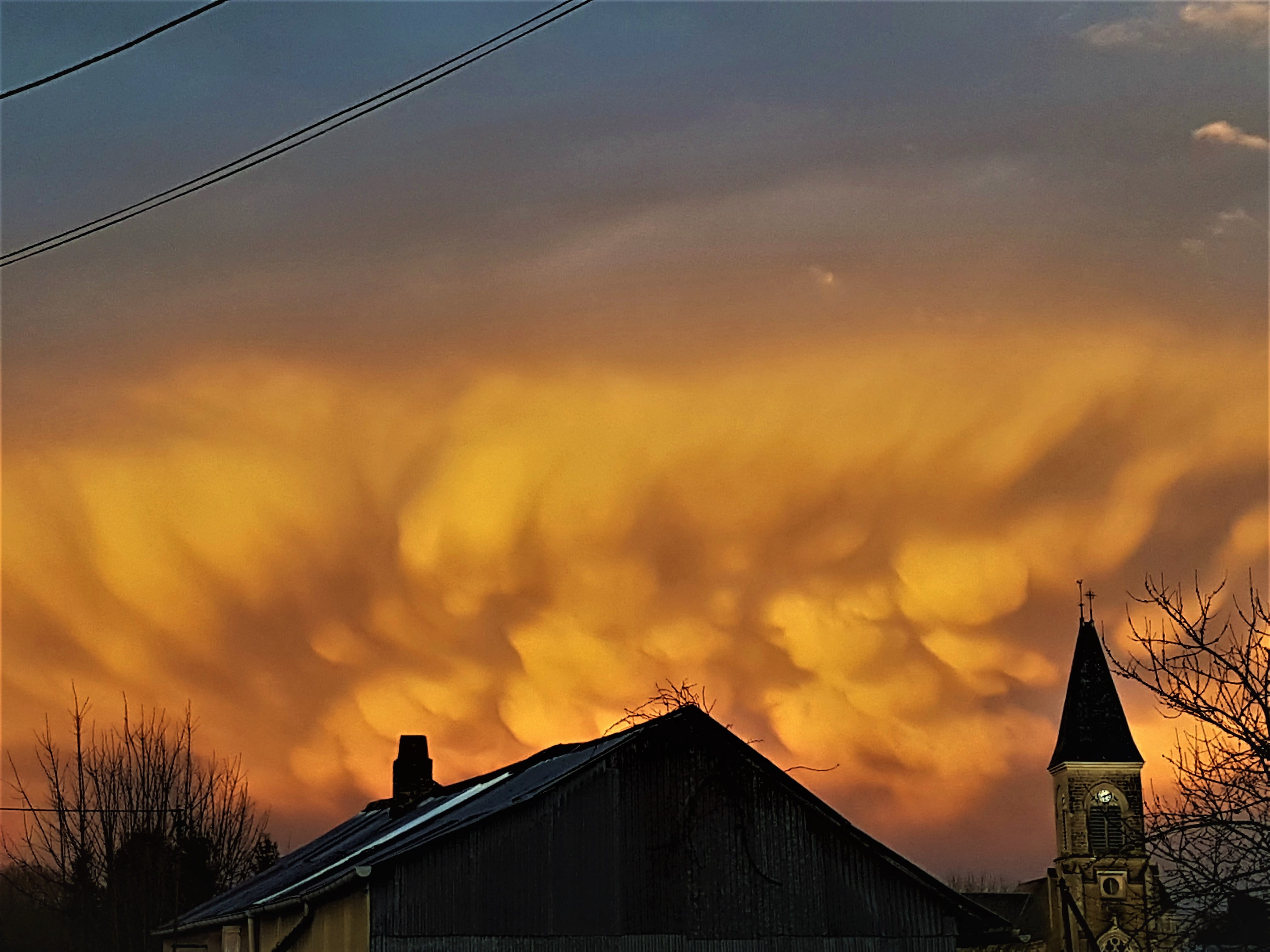 Mammatus observés au coucher du soleil à Saint-Loup-en-Champagne (08) - 03/04/2018 20:14 - jean fromentin