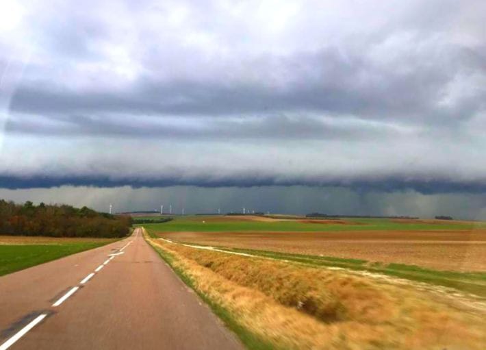 Orage du 11 mars 2018 au dessus de Troyes et sa région. - 11/03/2018 17:30 - laure bernazzani