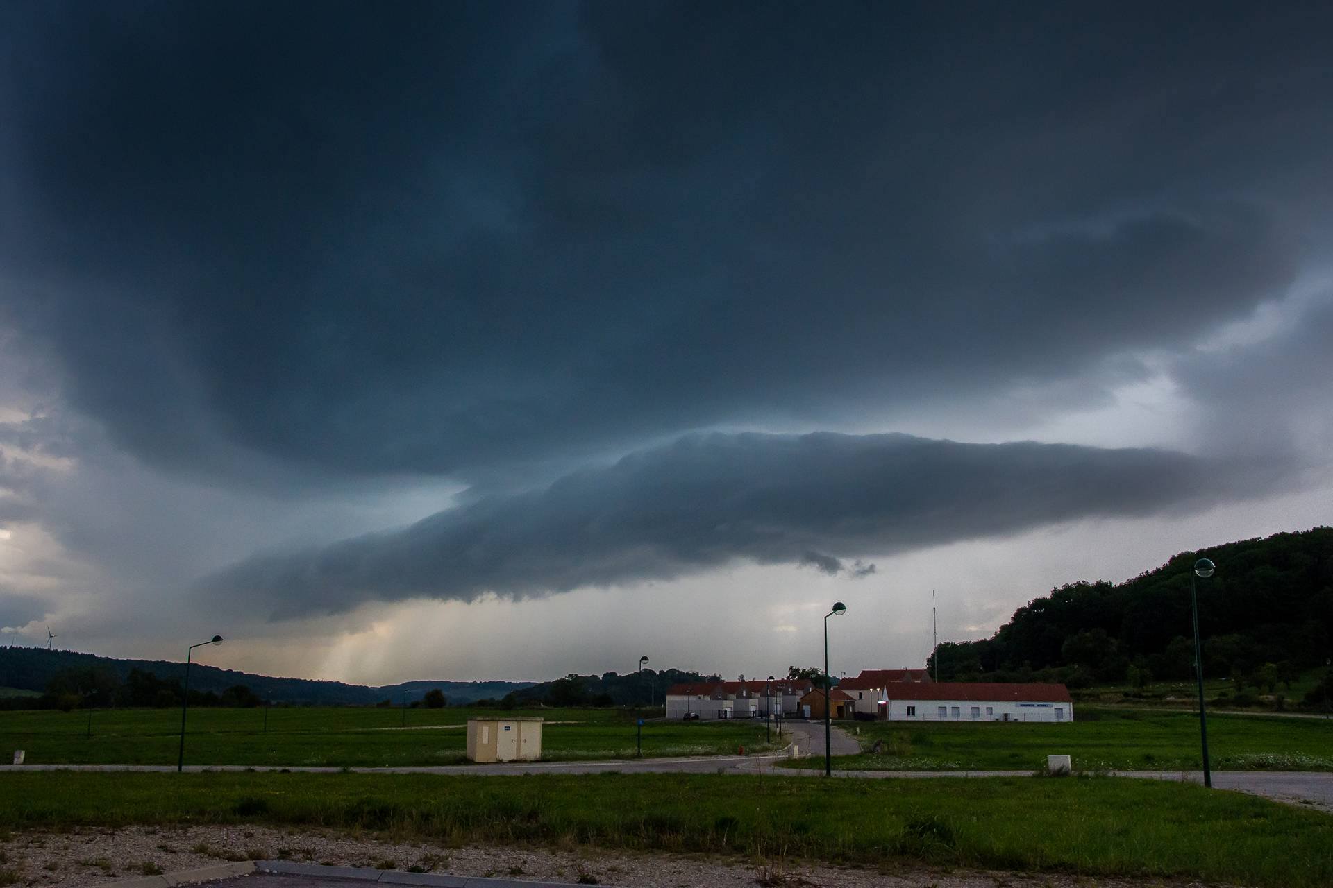 Belle structure orageuse près de Langres (52). - 22/07/2017 18:00 - Guillaume RANDON