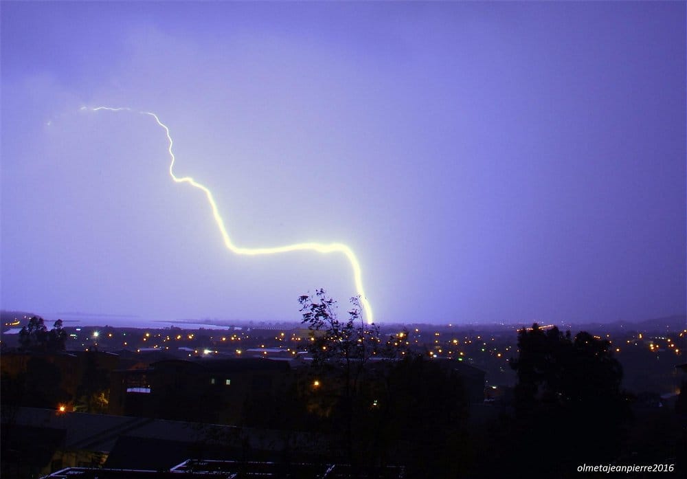 Impact de foudre au sud de Bastia. - 06/11/2016 04:00 - Jean-Pierre OLMETA