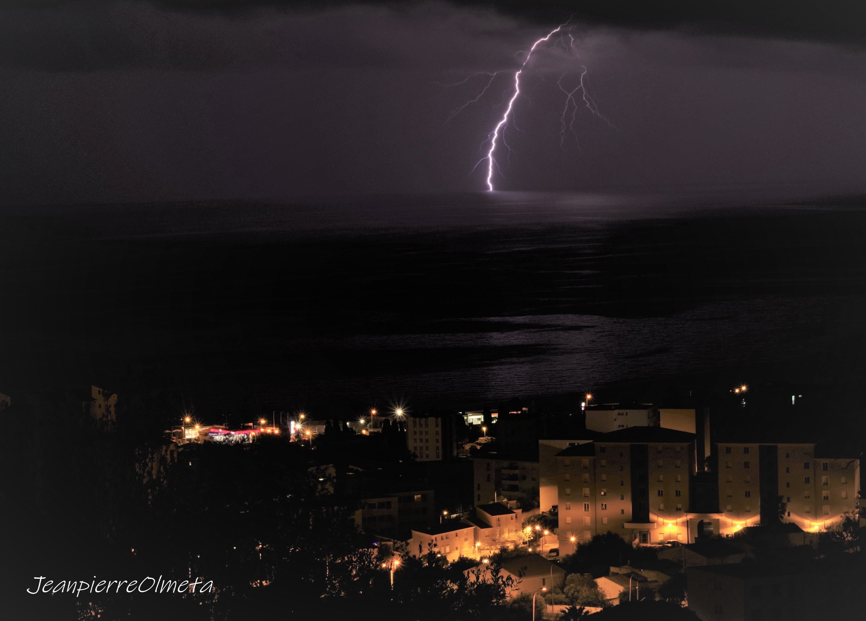 Orage ce matin au large de Bastia - 10/04/2019 05:00 - jean pierre olmeta