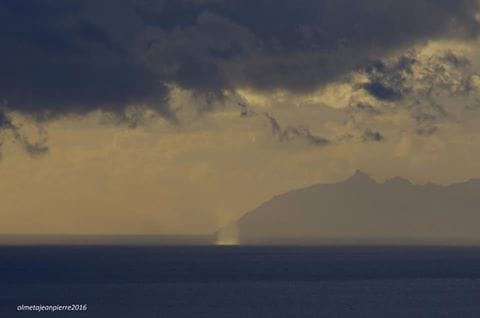 Trombe marine au large de Bastia en matinée. - 18/09/2016 10:00 - Jean-Pierre OLMETA