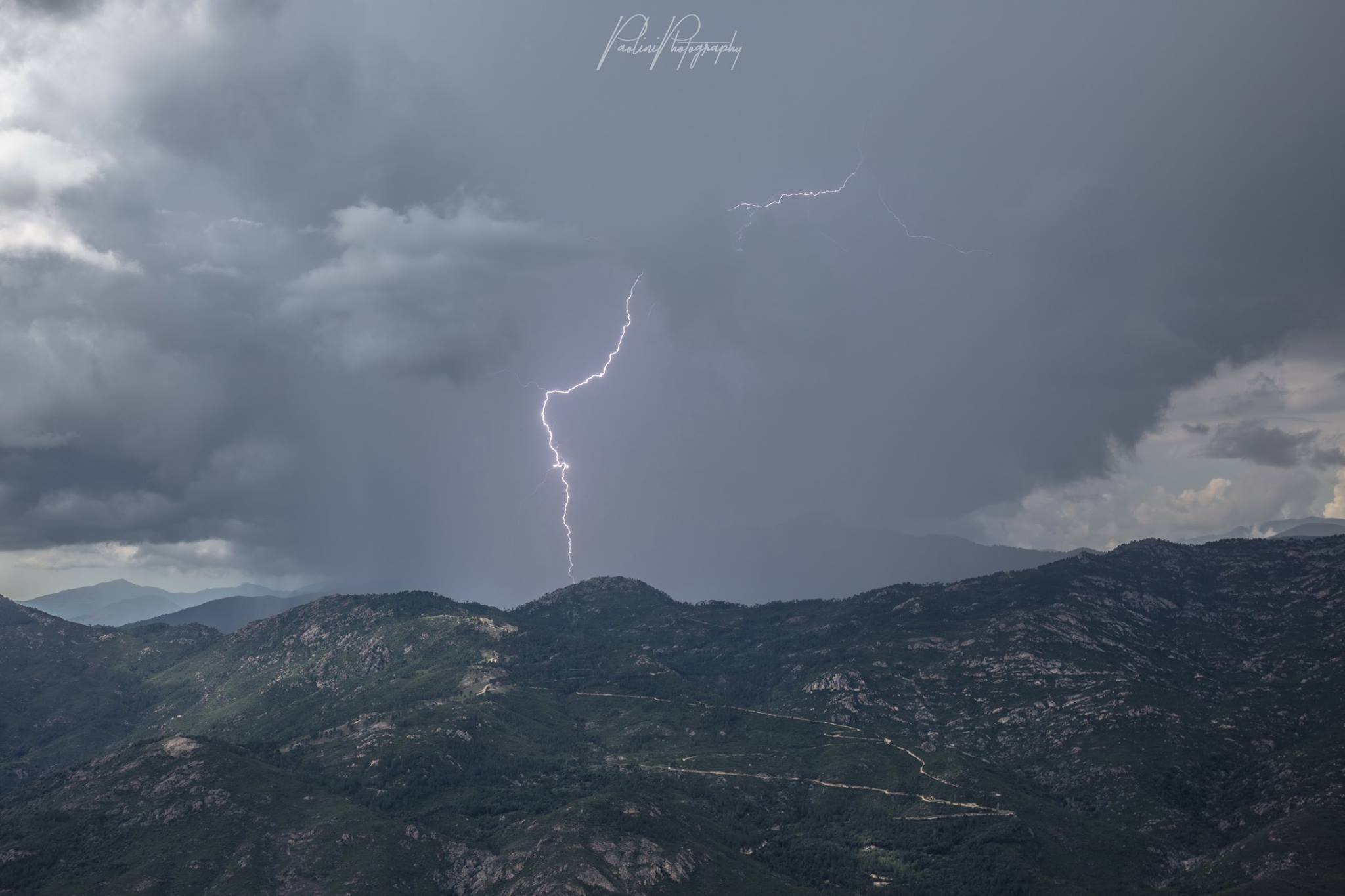 Sur nos reliefs les orages ont été très fort parfois accompagné de grêle ! - 24/06/2018 17:00 - Paolini Photography