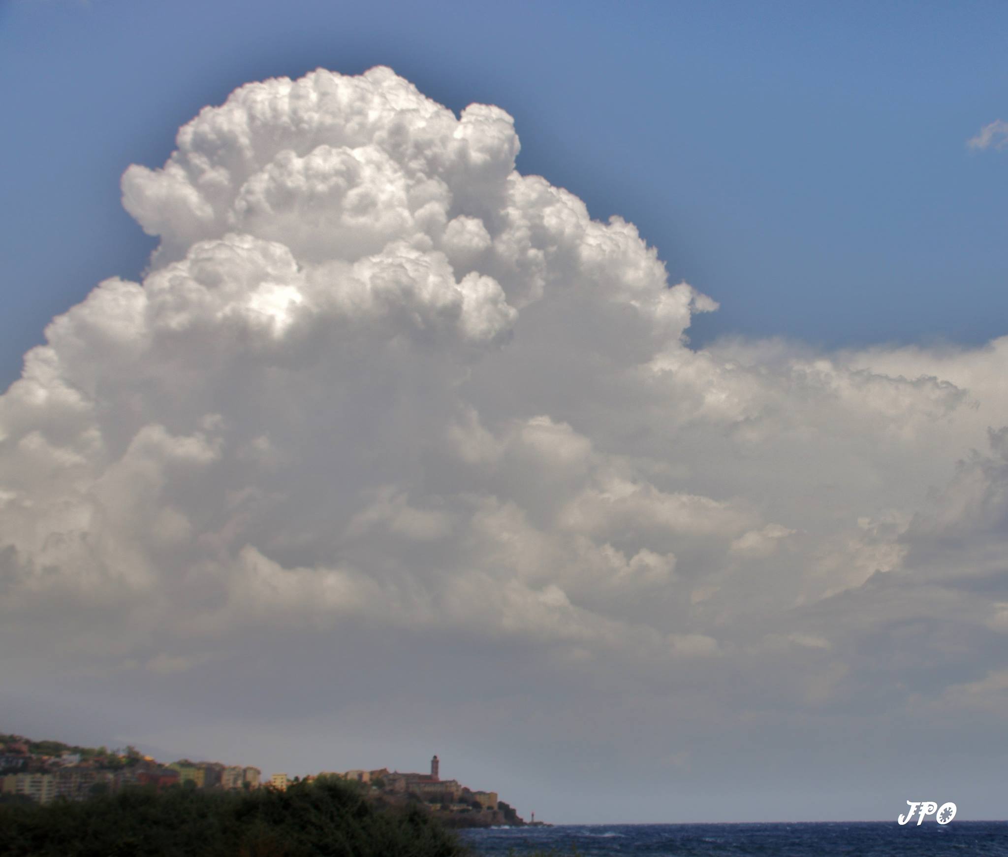 Cellule orageuse au nord-est de Bastia en Corse. - 28/06/2017 15:00 - Jean-Pierre OLMETA