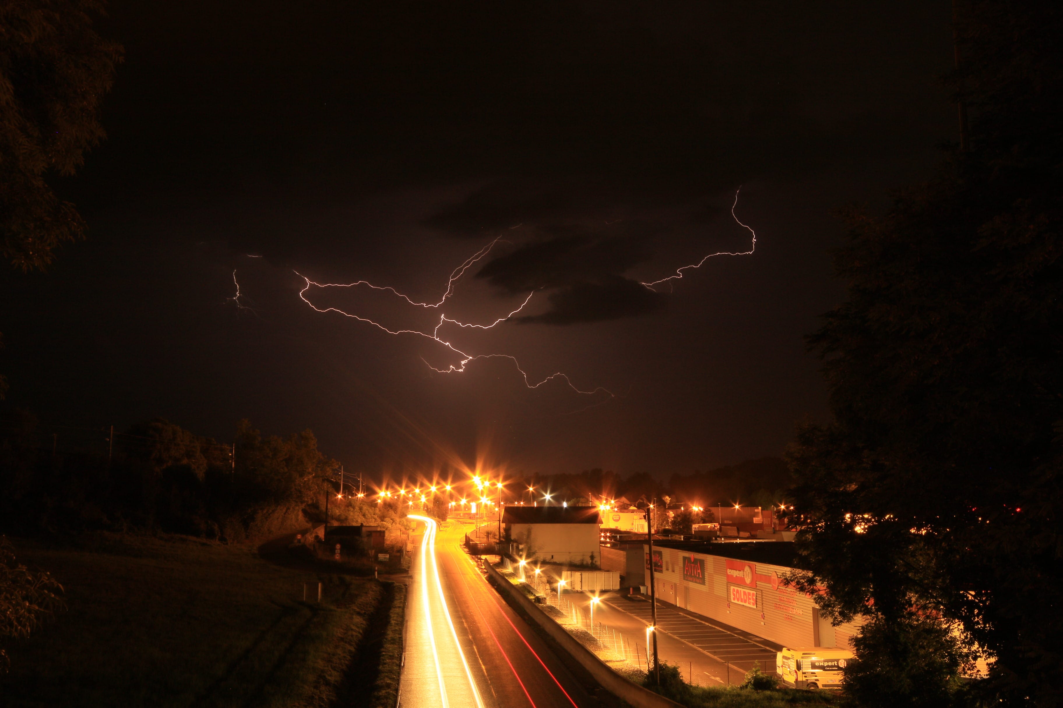 Orage capturé à messia sur sorne (39) - 04/08/2017 03:30 - Fabien Mazué