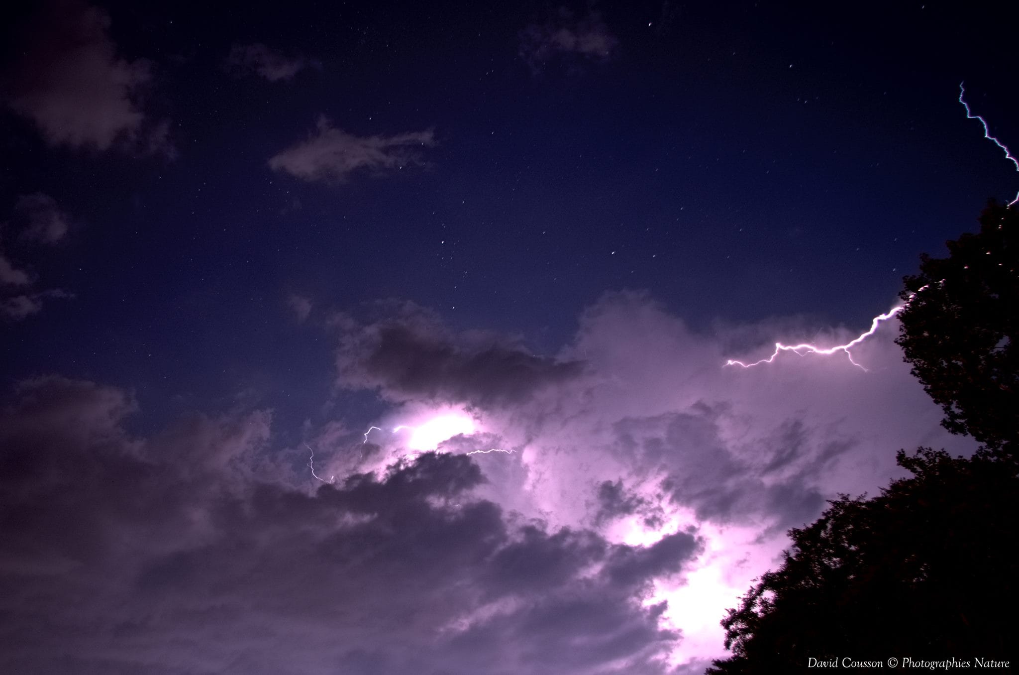 Orage naissant à 3h10 a Pesme (70) - 31/07/2016 05:10 - David Cousson