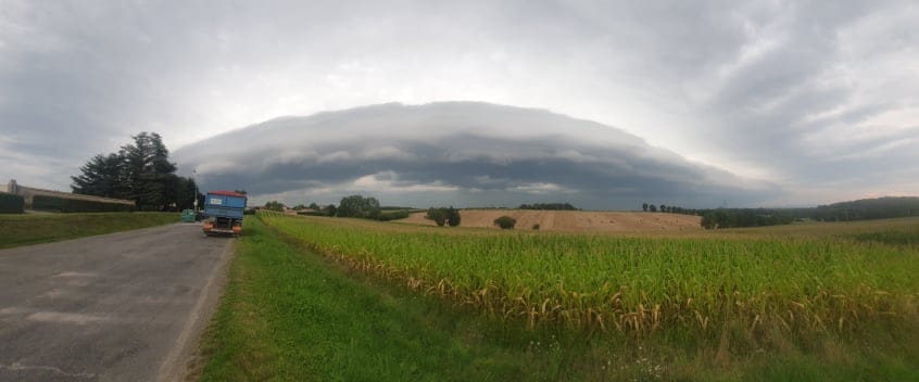 Arcus remontant l'ouest de l'Ain il y a 20mn, secteur chatillon sur chalaronne ! - 30/11/-0001 00:00 -  