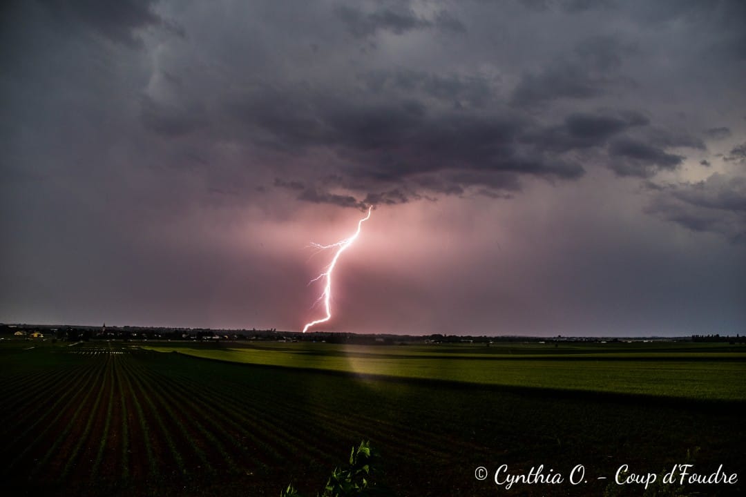 Bonjour. Photo prise cet après midi depuis Innenheim alors que les orages étaient du côté d'Entzheim (67). - 03/06/2019 14:30 - Cynthia Orditz