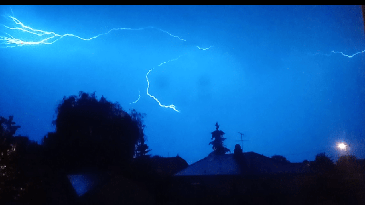 orage du 05/06/2018 au 06/06/2018 de nuit - 06/06/2018 01:23 - Valentin GALLOT