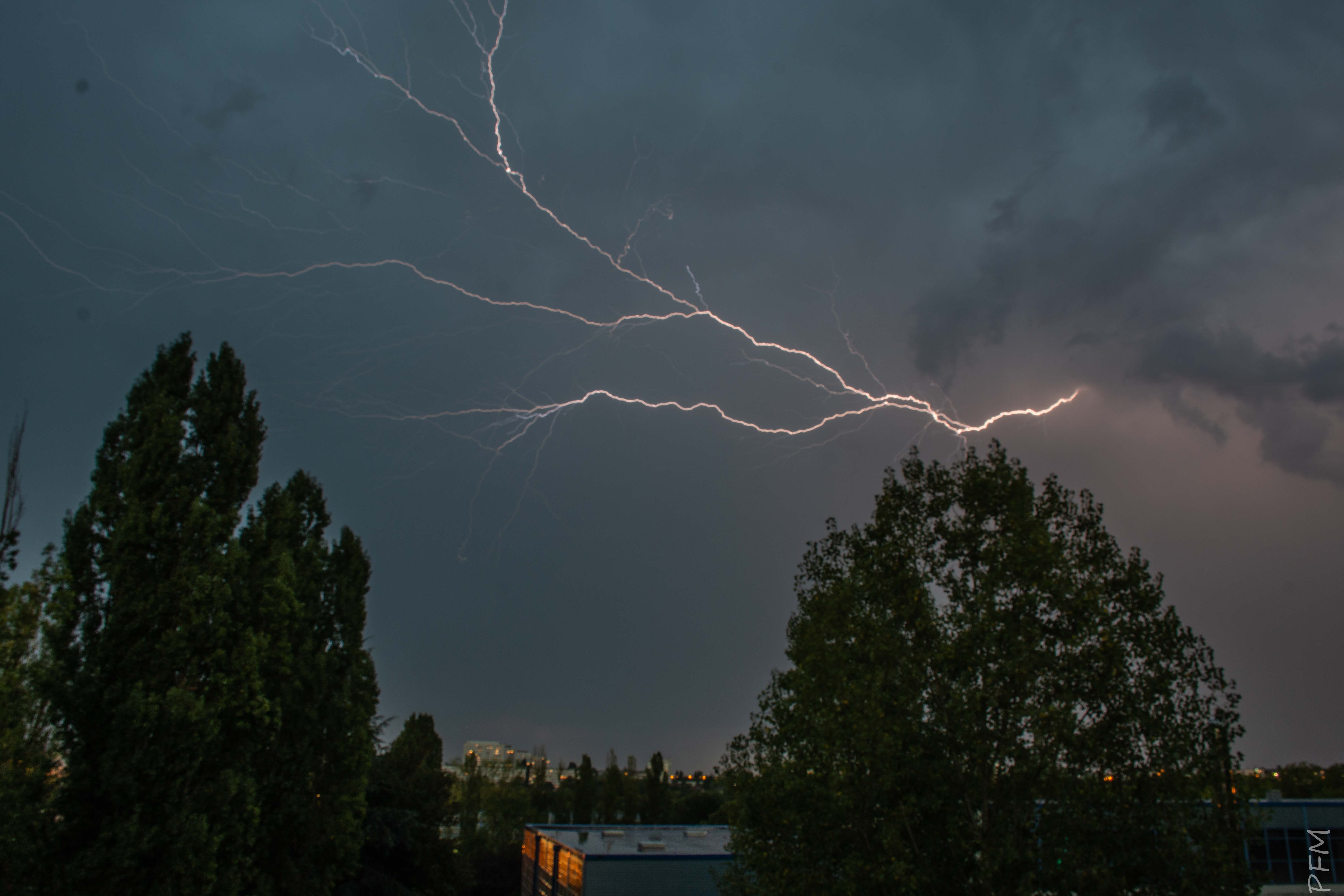 Orage sur Metz  (Borny) - 07/08/2018 21:08 - philippe BOUTELIER