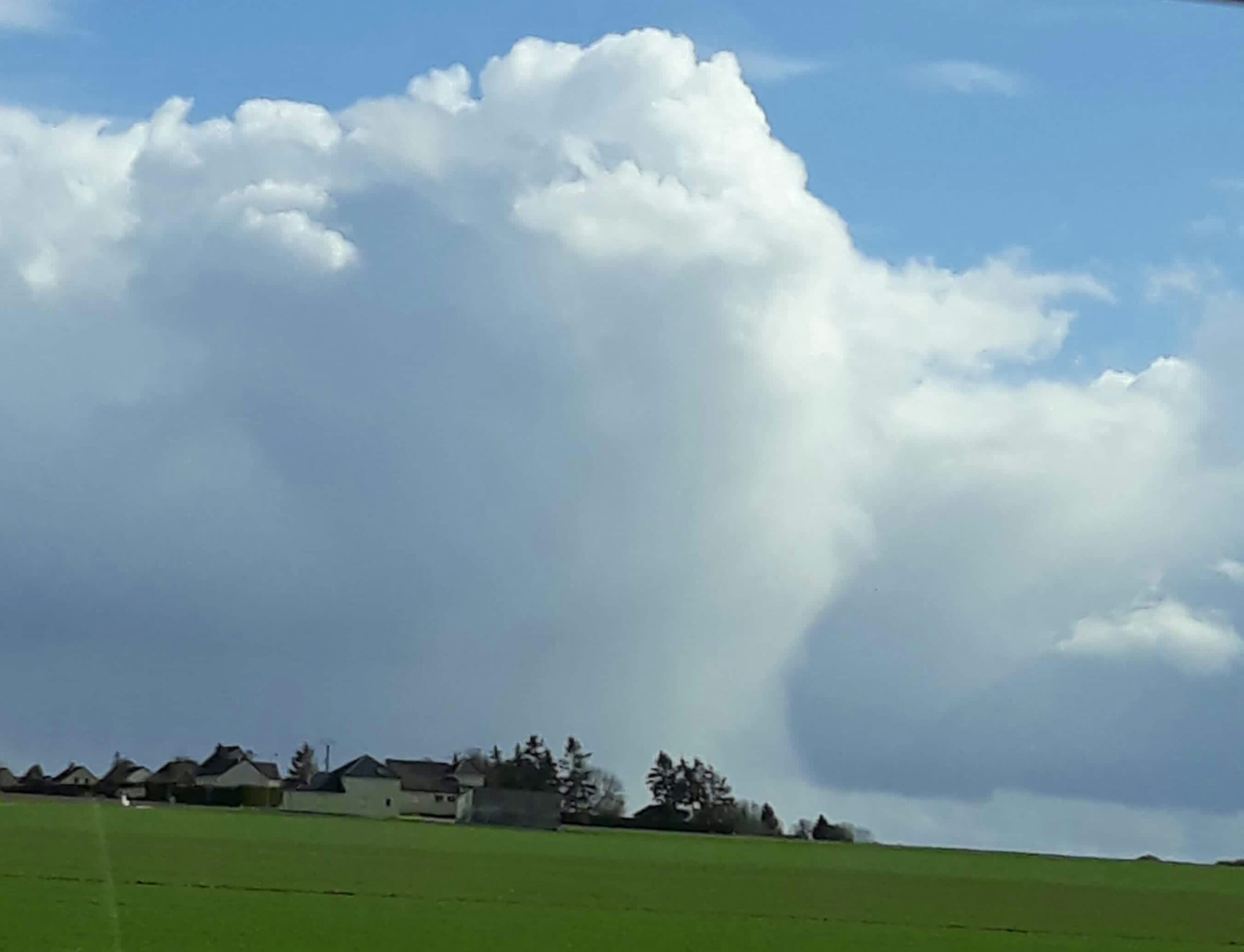 Pluie forte sur Reims prise vers 14h00 - 07/03/2019 14:00 - Maxime Virieux