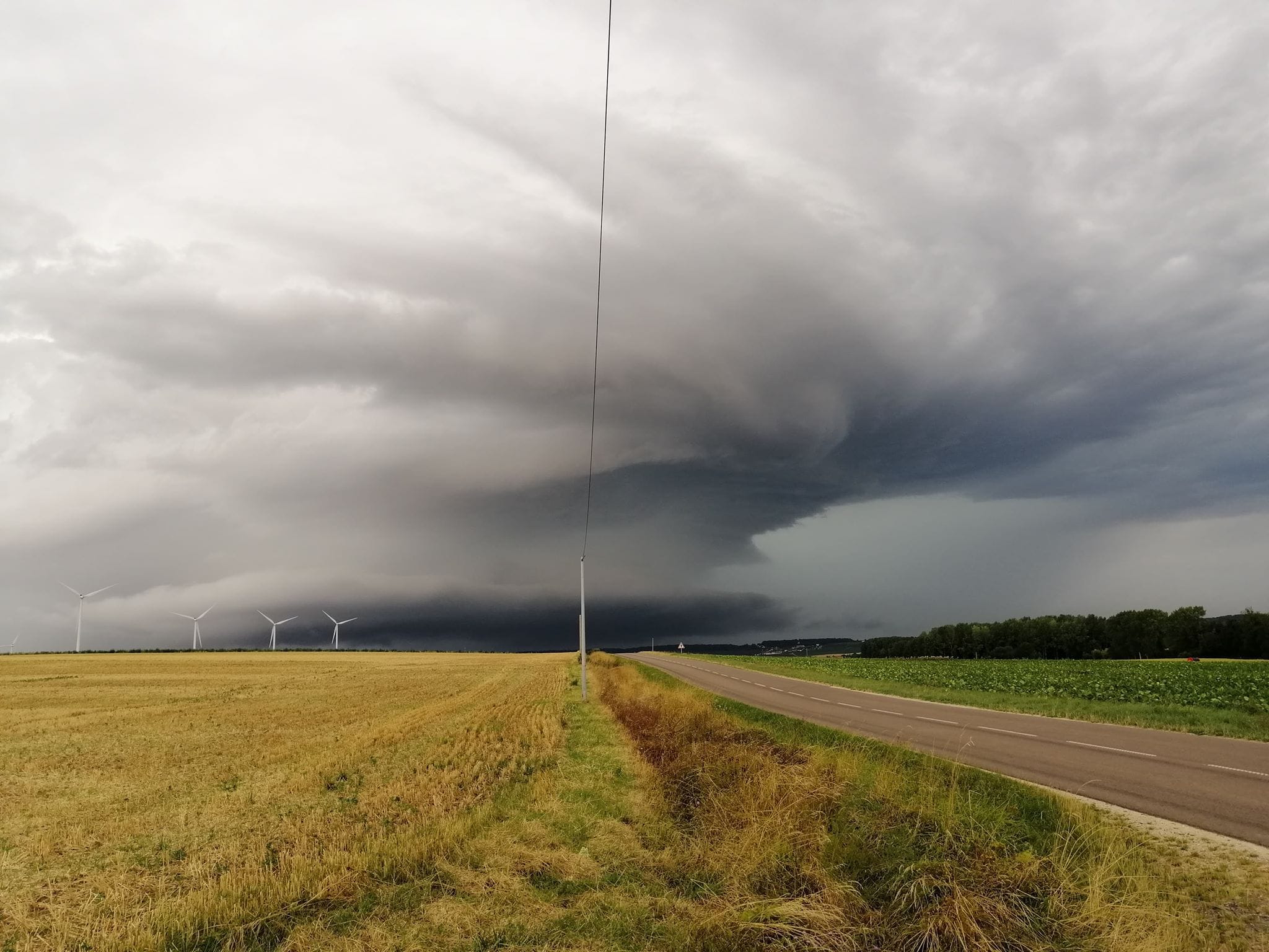 Supercellule visible depuis Conflans-sur-Seine (51) - 09/08/2019 15:30 - Valentin GALLOT