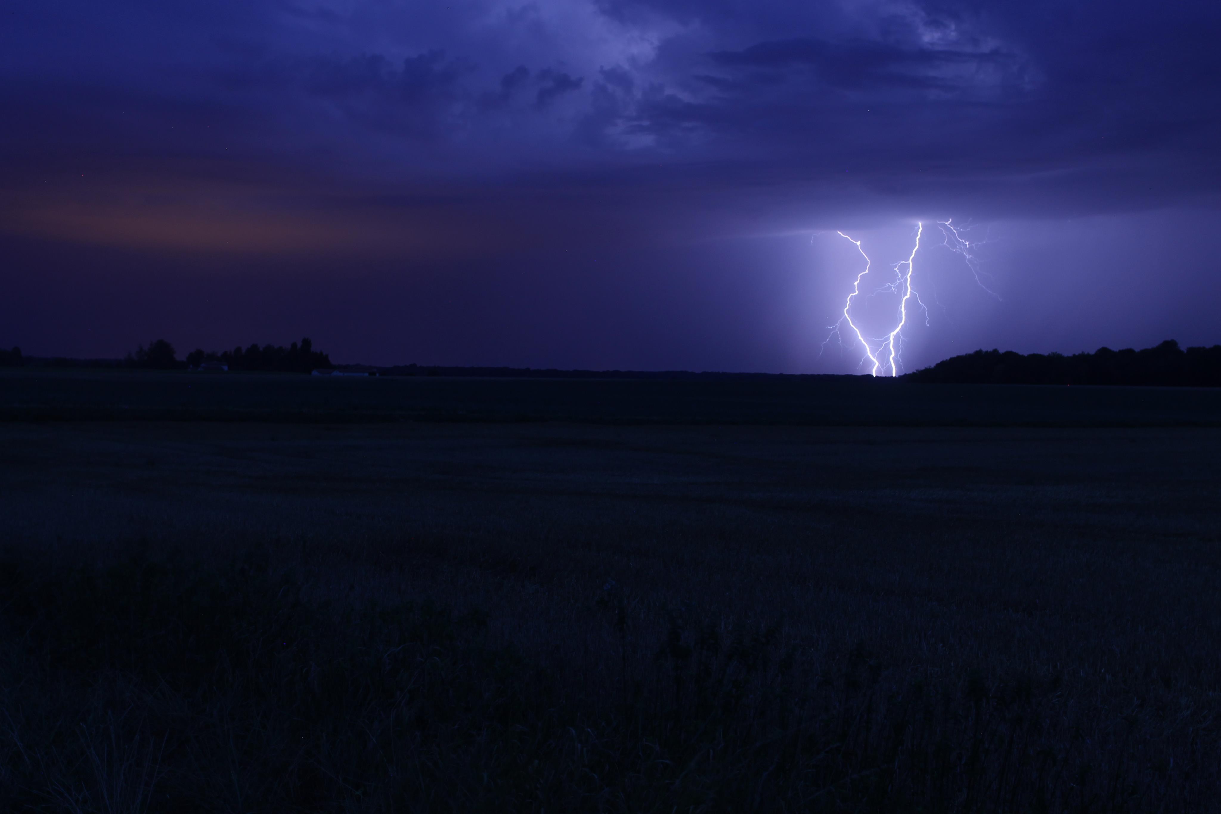 Orage très électriques - 13/08/2018 05:04 - Frédéric Lejaille