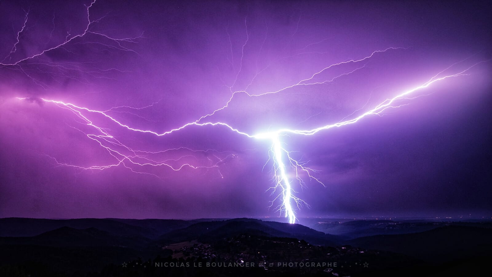 Belle activité électrique cette nuit sur Dabo en Moselle 57. Cellule qui s’est déplacé entre Sarrebourg et Saverne - 15/07/2018 04:00 - Nicolas Le Boulanger