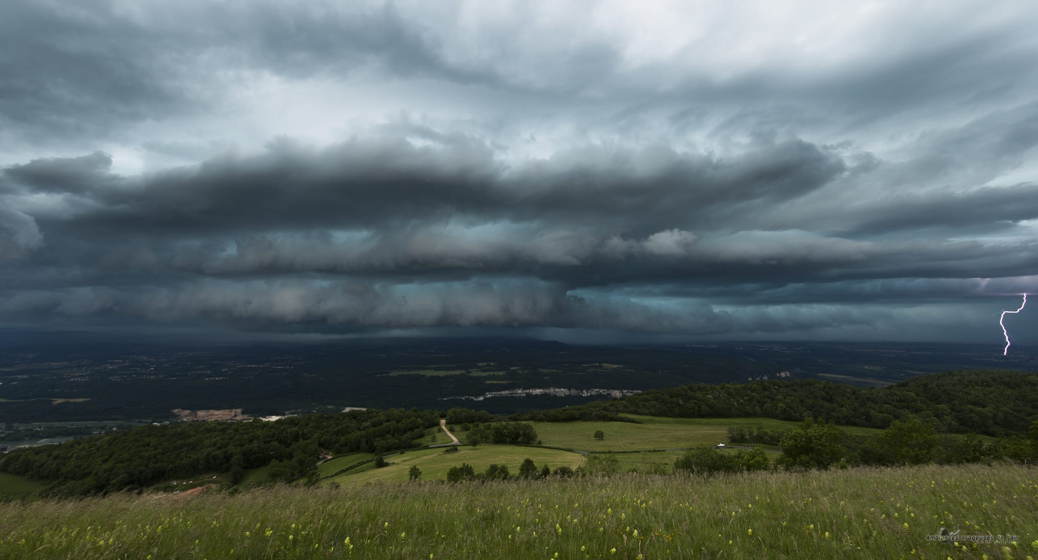 arcus et foudre sur la plaine de l'ain - 15/06/2019 14:30 - brice volo