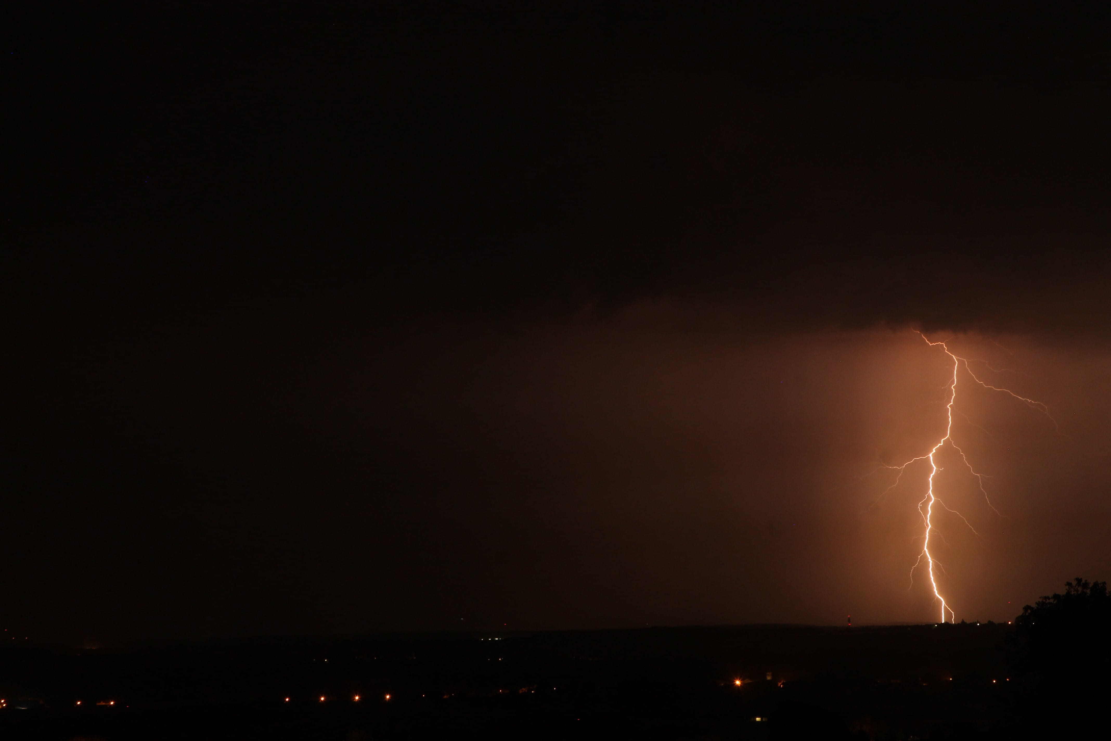 Orages alsaciens photographiés depuis Bistrof en Moselle entre 22h30 et 1h du matin - 26/07/2019 23:00 - Loïc SCHWINDLING