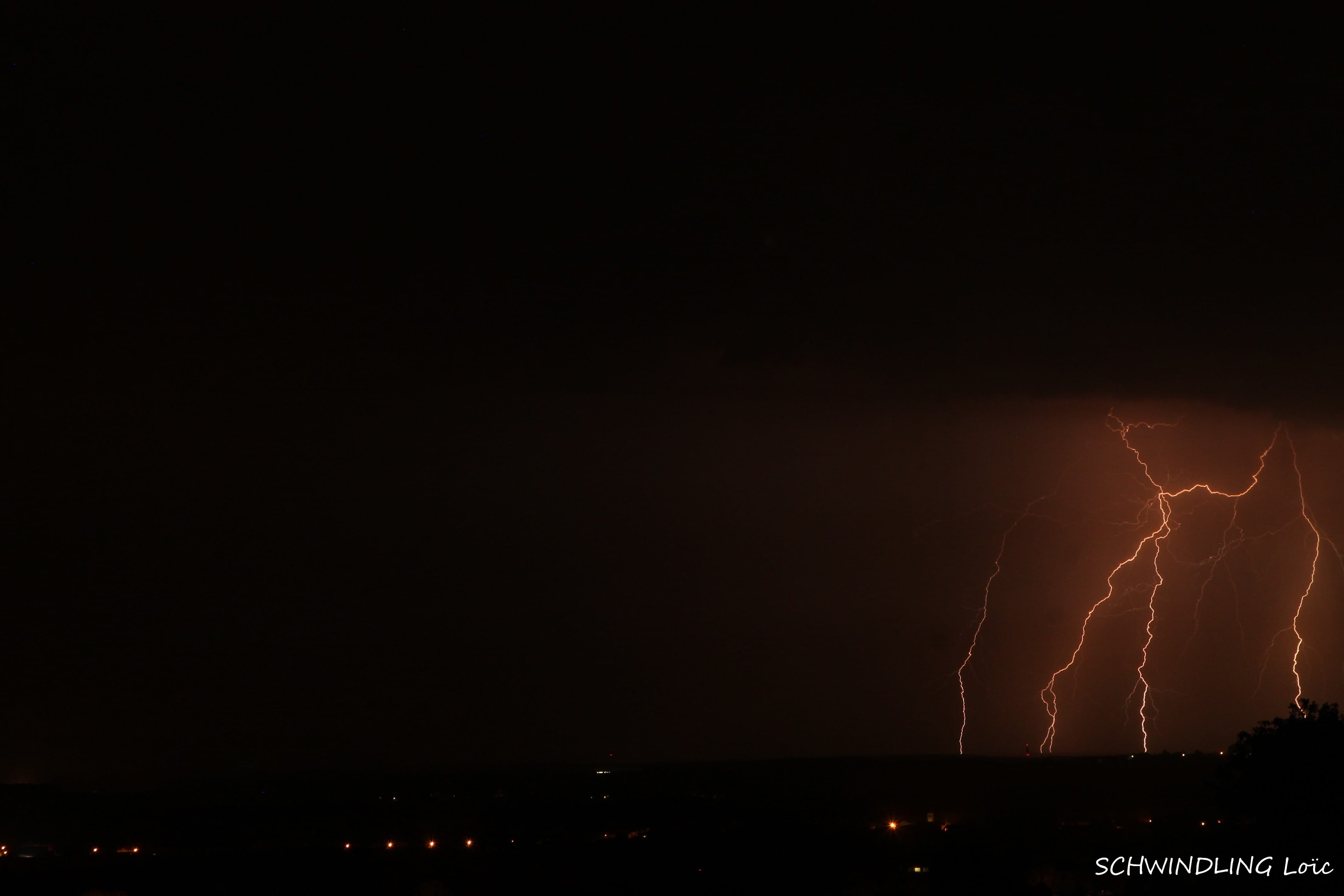 Orages alsaciens photographiés depuis Bistroff en Moselle - 26/07/2019 23:00 - Loïc SCHWINDLING