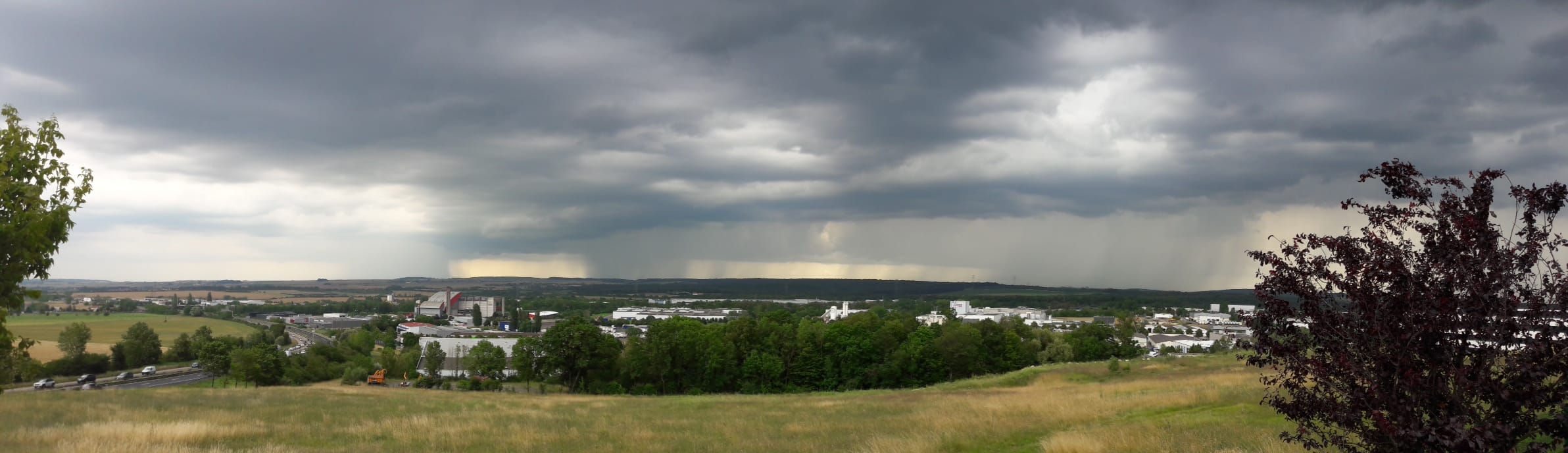 Ambiance du tonnerre sur Nancy - 26/06/2020 14:13 - XAVIER VERON