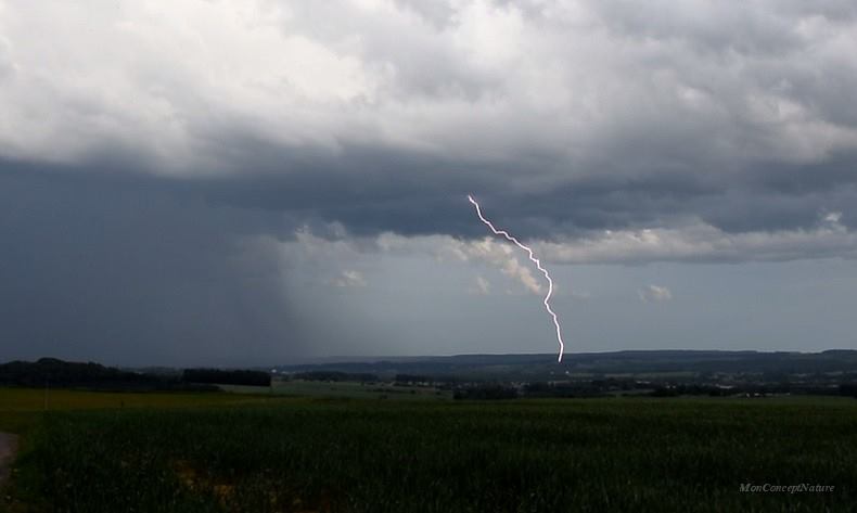 Gros orage ce soir au dessus de Charleville dans les Ardennes - 27/05/2018 20:00 - Mon Concept Nature