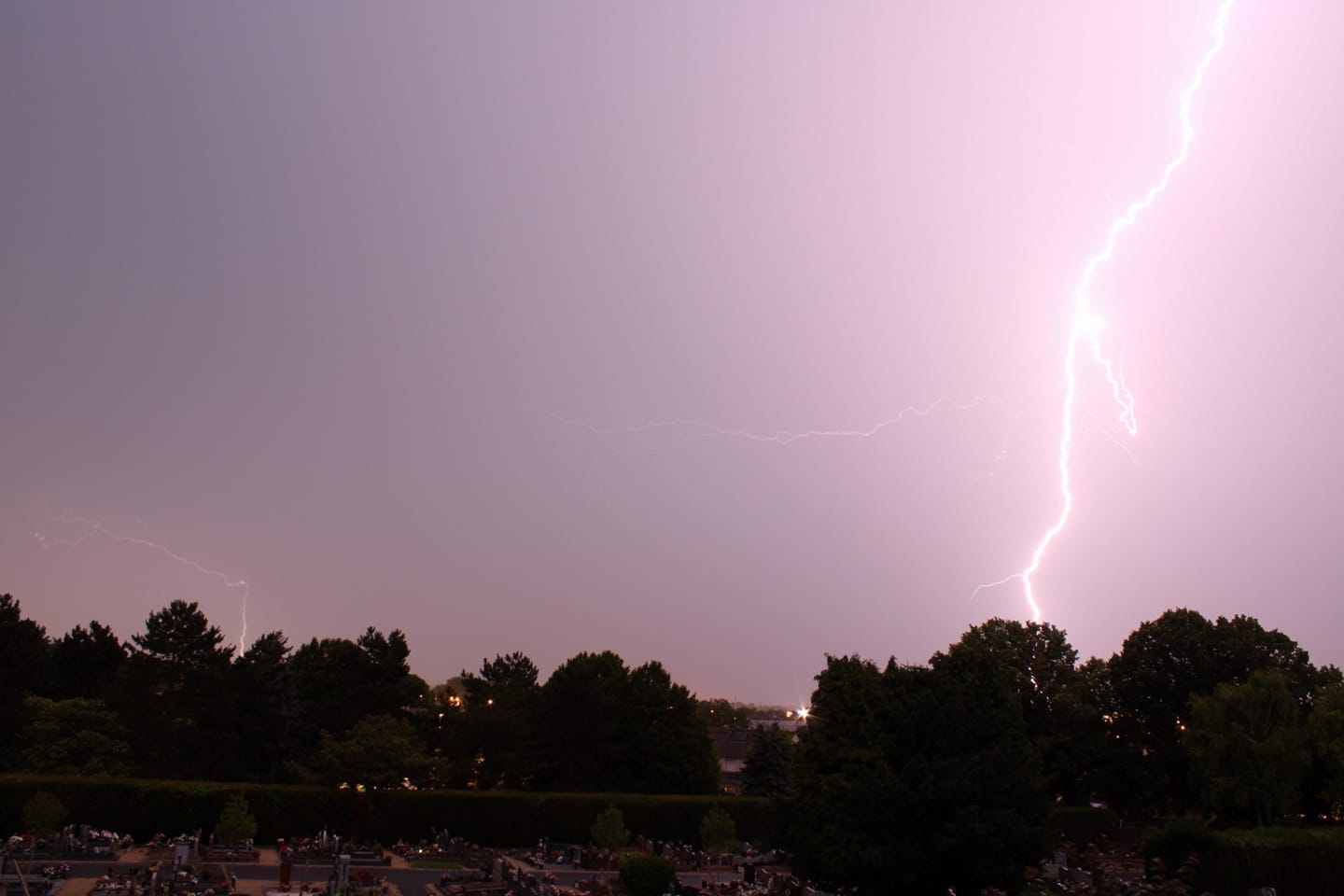 Orage au-dessus de Reims. Une belle activité électrique qui a duré. - 28/06/2021 22:00 - Julie Ruelle