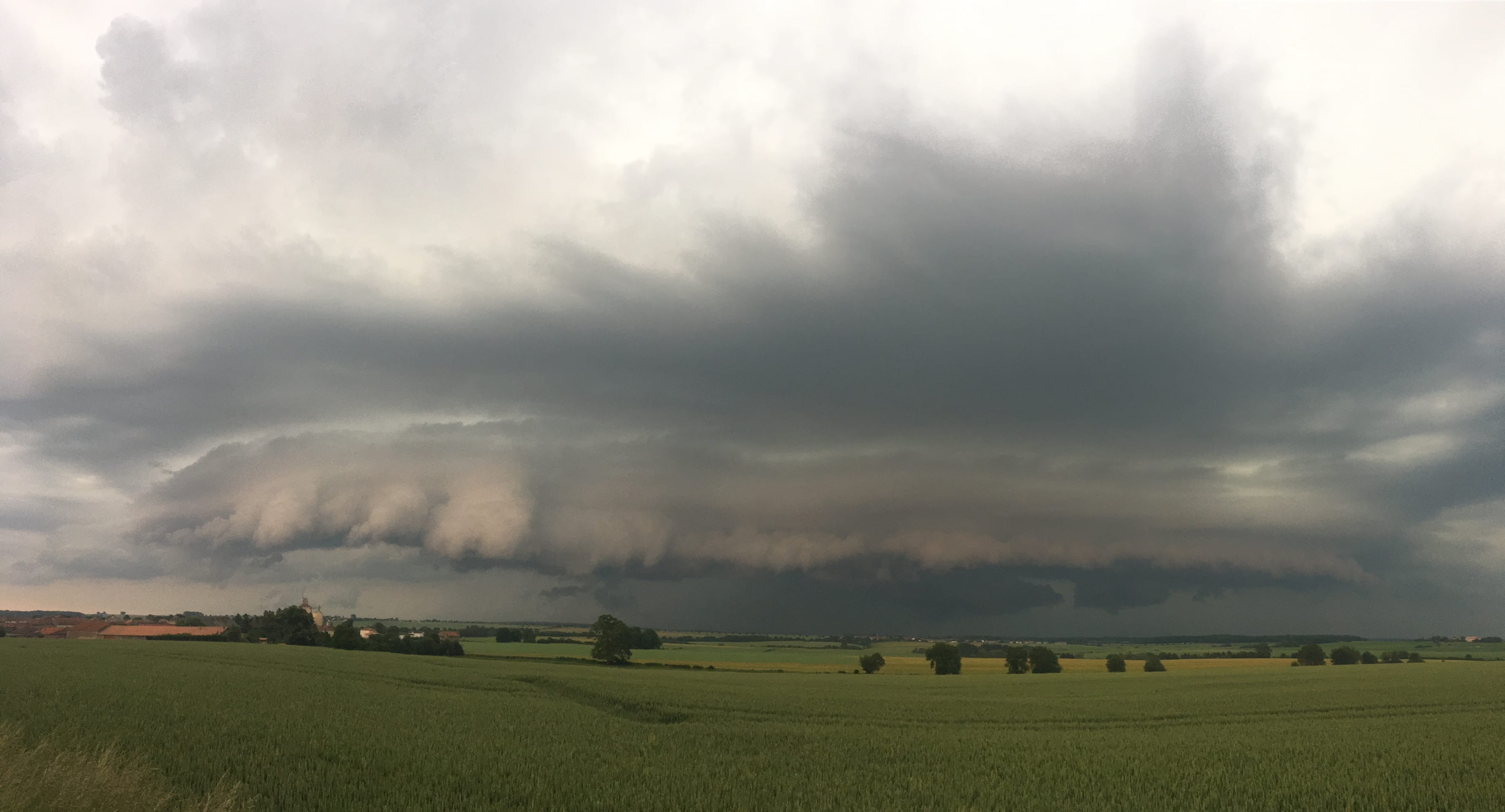 Arcus à Mars-la-Tour - 28/05/2018 18:03 -  Météo Jarny