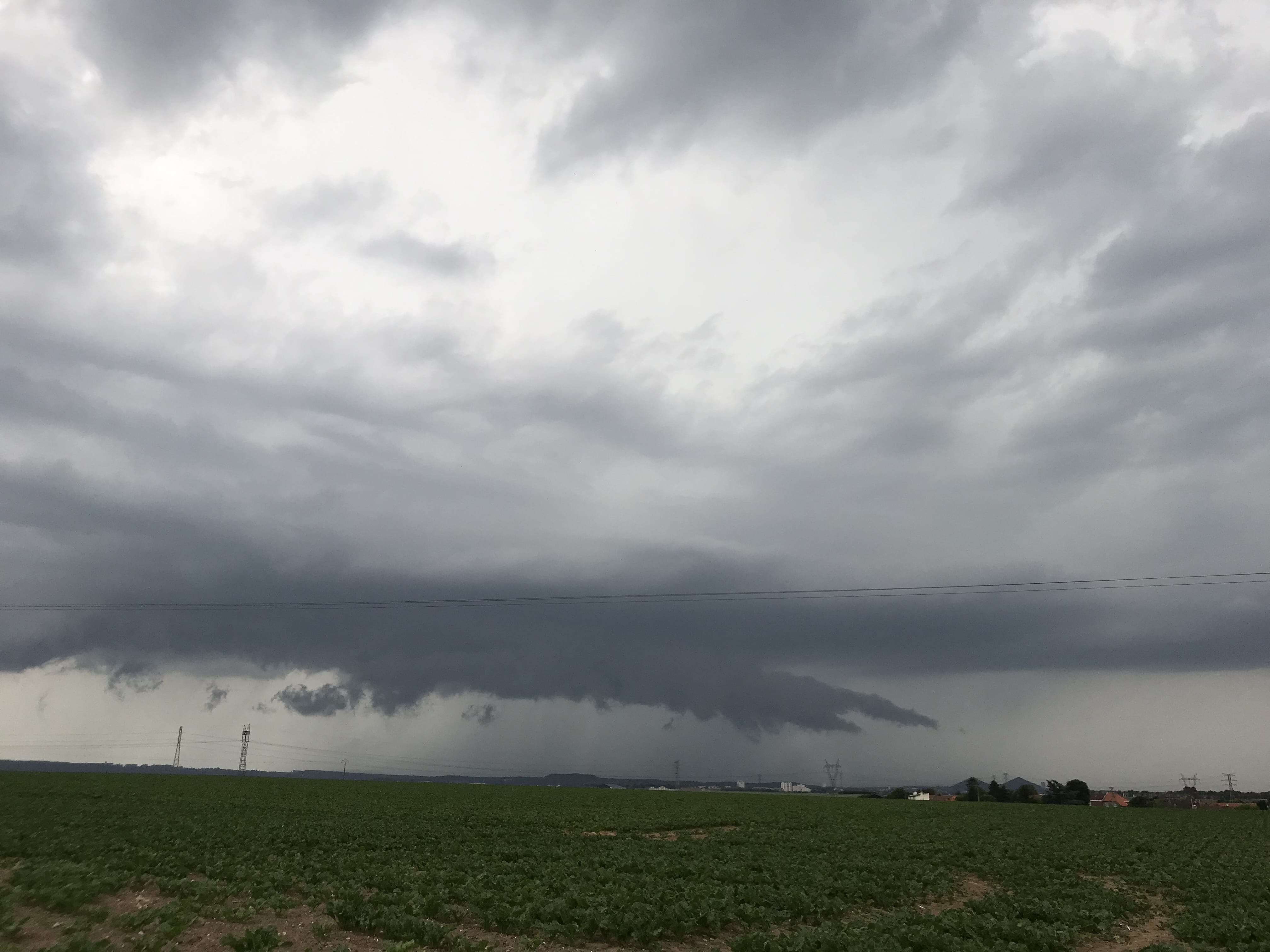 Orage avec belle base au dessus de Lens-Liévin - 04/06/2019 18:15 - François PETIT