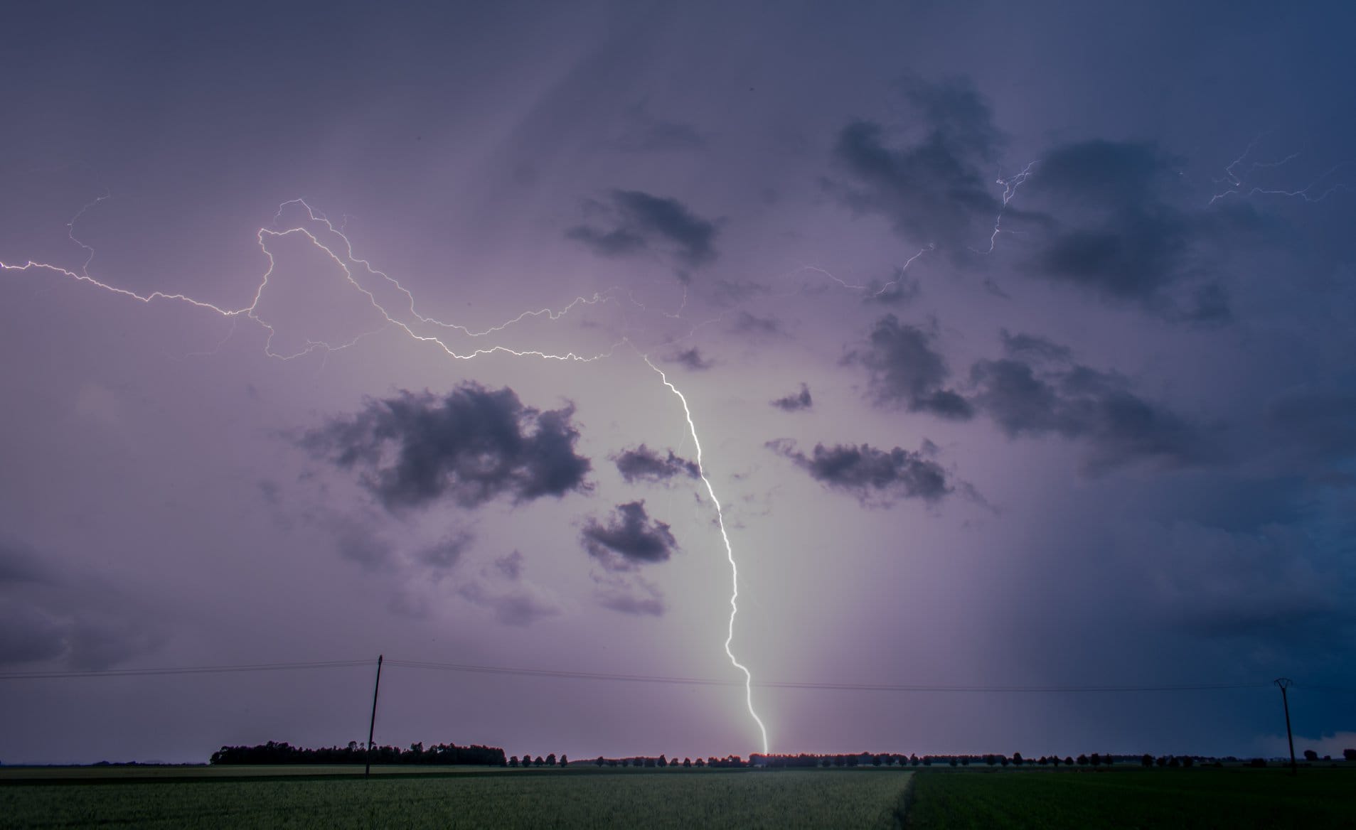 Orages stationnaires prenant vies autour de chez moi - 06/06/2018 21:00 - AD Photos