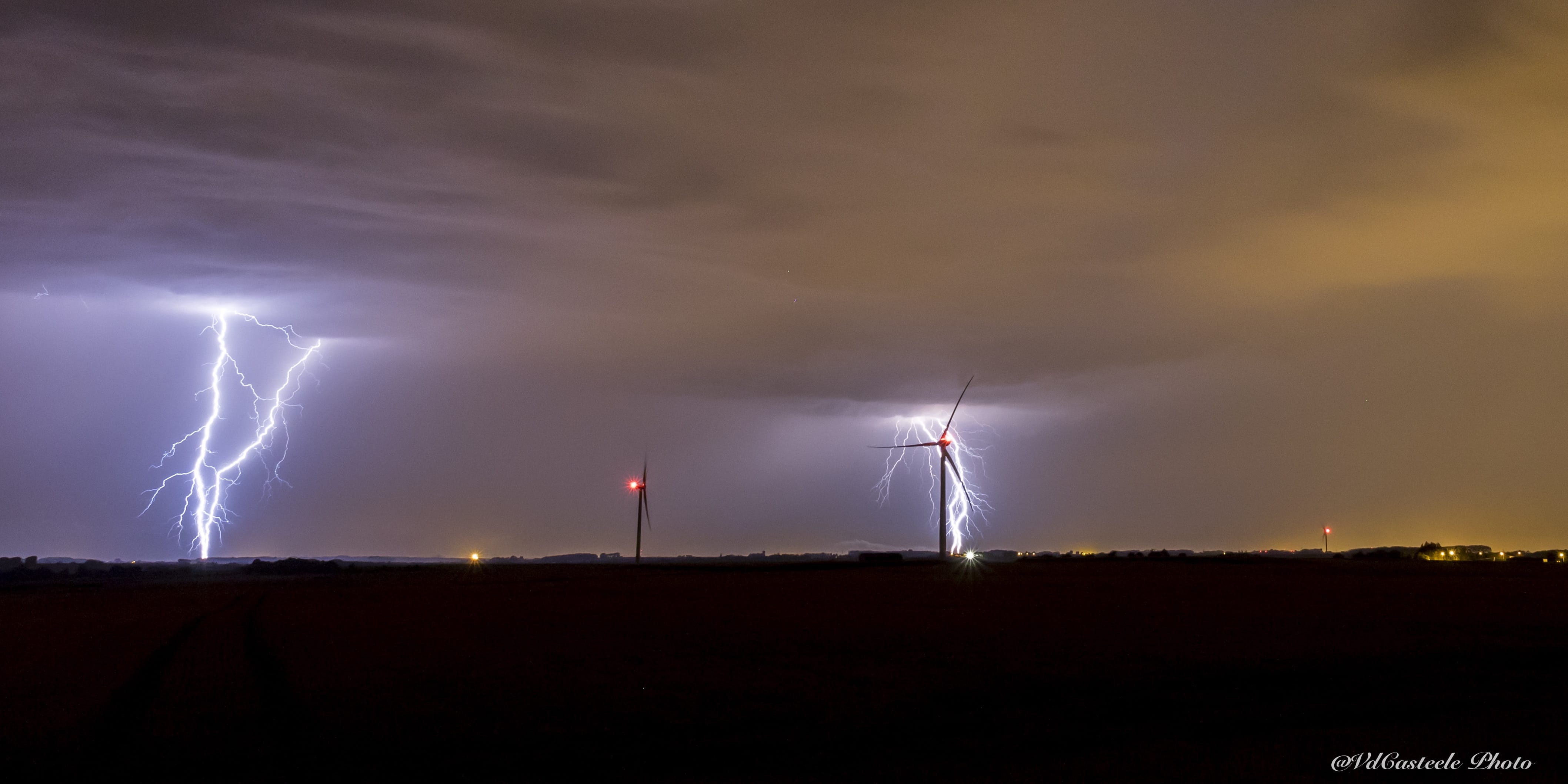 La dernière cellule à passer sur le secteur Hainaut - Avesnois, mais sûrement la plus active. - 08/08/2018 01:51 - Cédric Vandecasteele