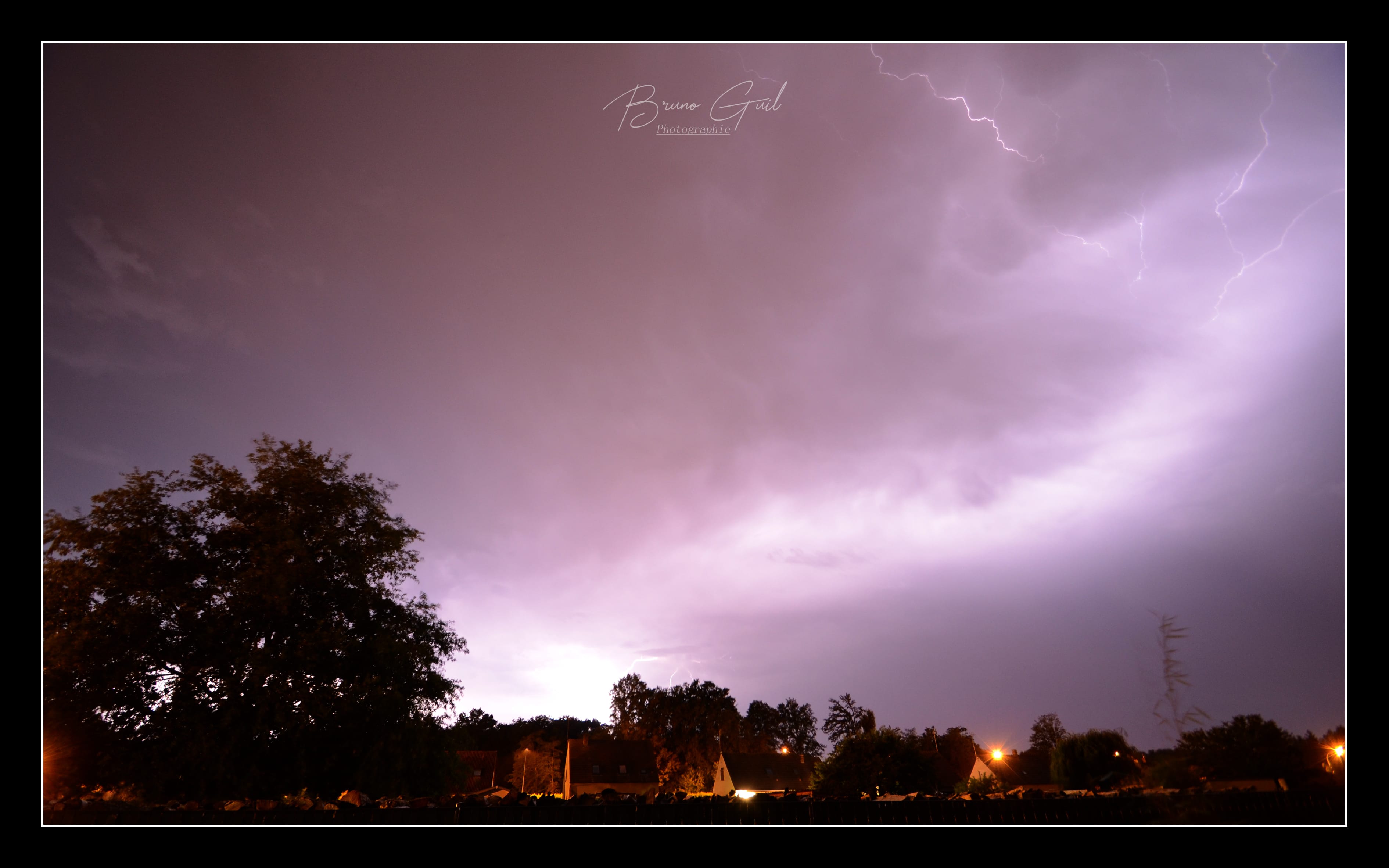 Ciel d'orage sur Montmacq (Oise) - 08/08/2020 23:05 - Bruno Guil
