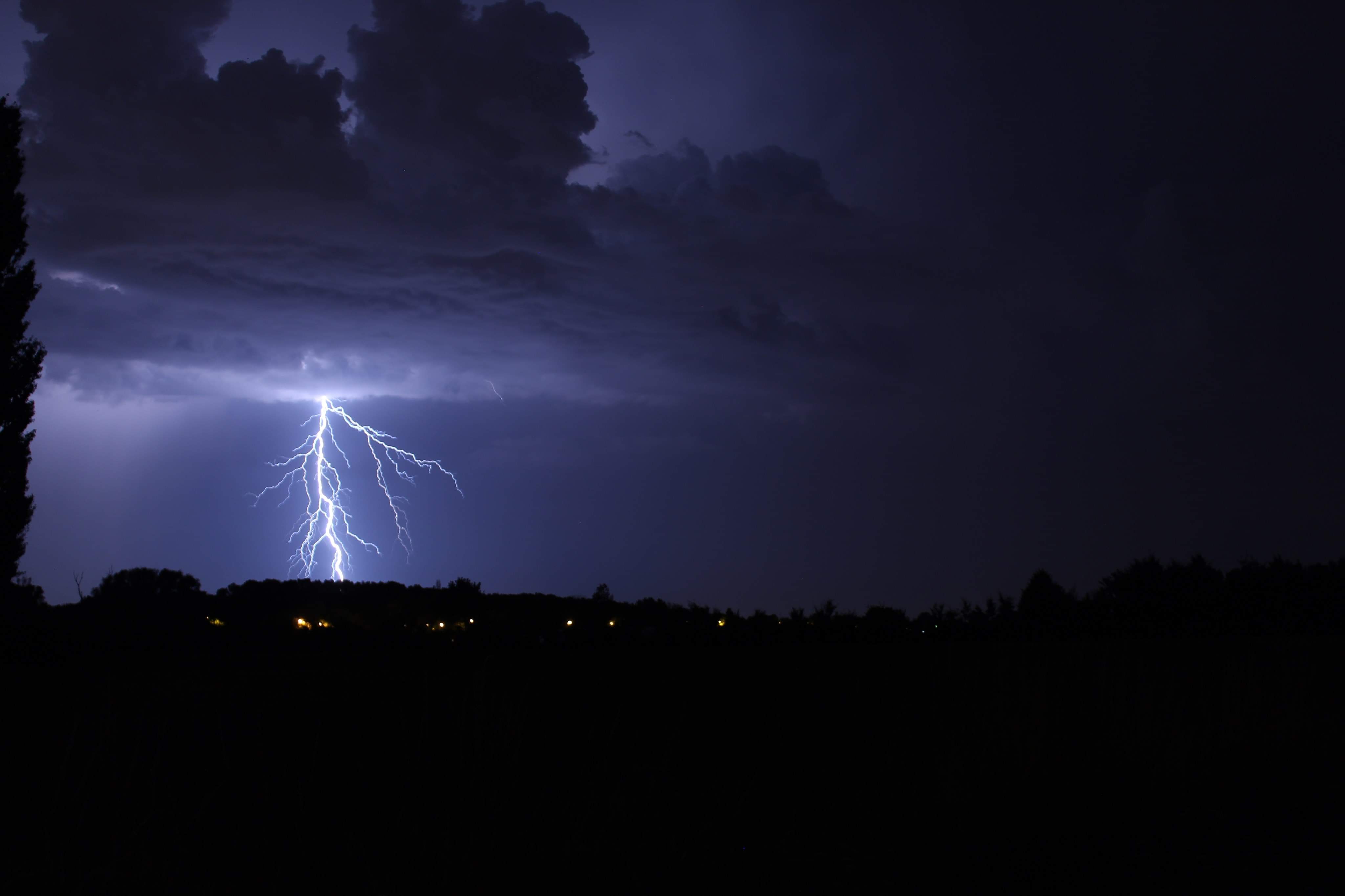 Orage nocturne près de lille - 10/08/2020 00:30 - Antoine Singier