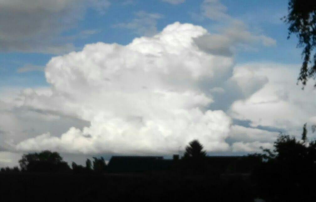 Cumulonimbus parmis d'autre à Lens. - 12/06/2019 18:20 - Julien Kruppa