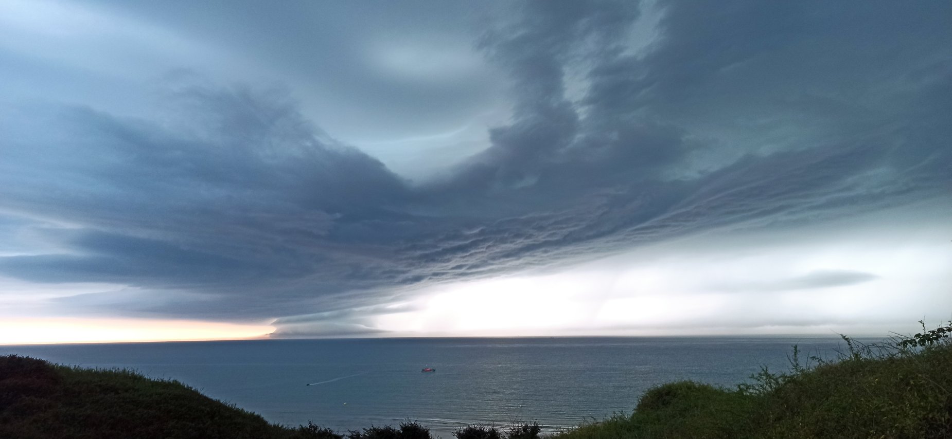 Vue de l'orage qui a touché la Côte d'Opale (commune d'Equihen-Plage) hier jeudi vers 19h45. - 24/08/2023 00:00 - Sébastien MORAUX