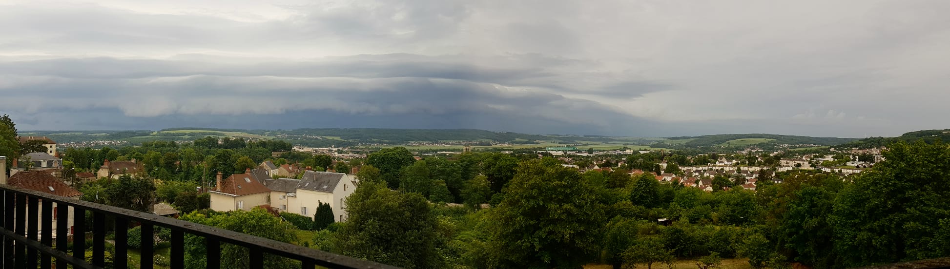 Arcus au sud-est de Château-Thierry. - 28/05/2018 18:55 - David GOGLY