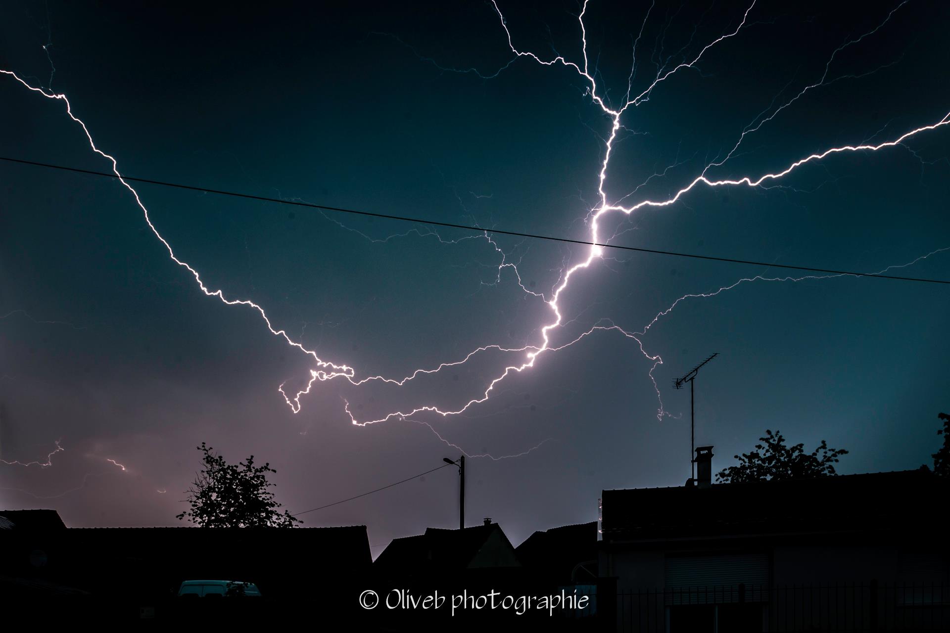 Photos prises Lundi soir dans l'oise près de Meru - 28/05/2018 21:00 - Olivier Baret