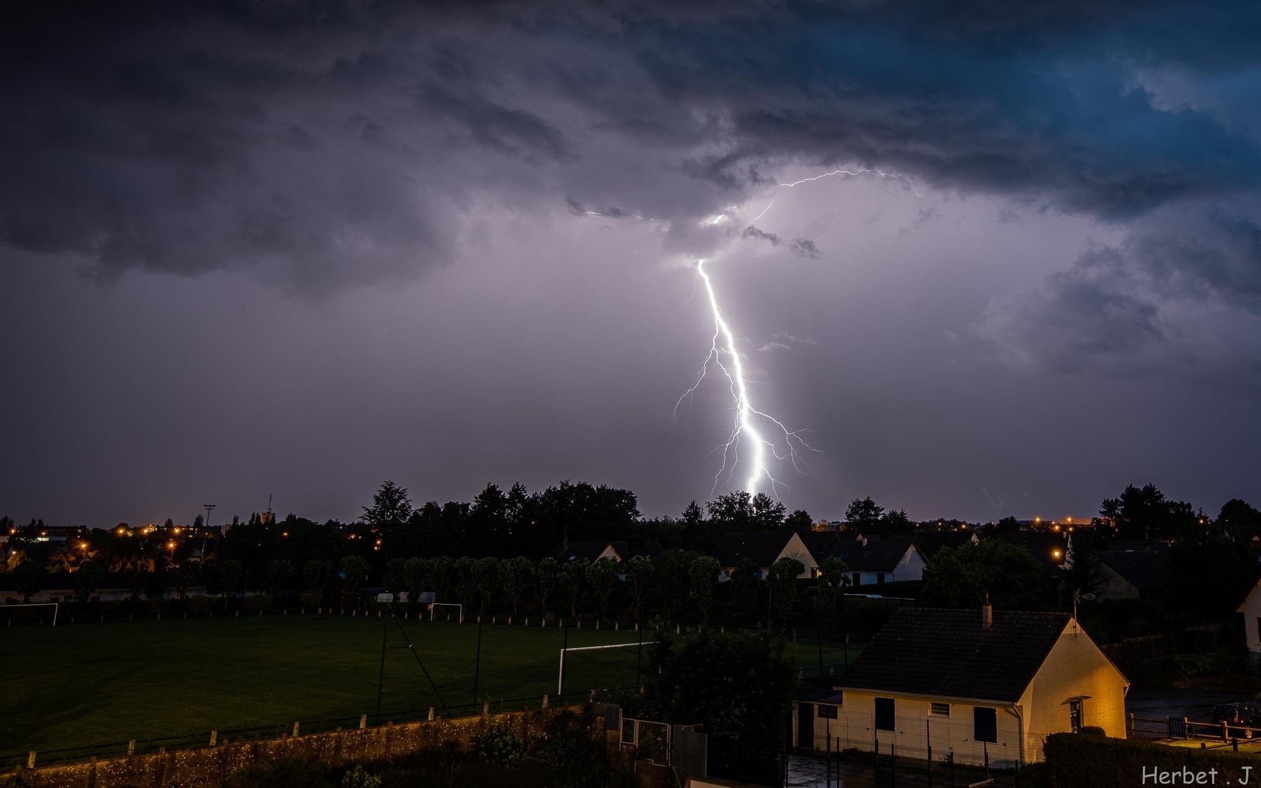 Abbeville (Somme) dans le nuit du 28/29 Juin - 29/06/2021 01:00 - Jacques Herbet