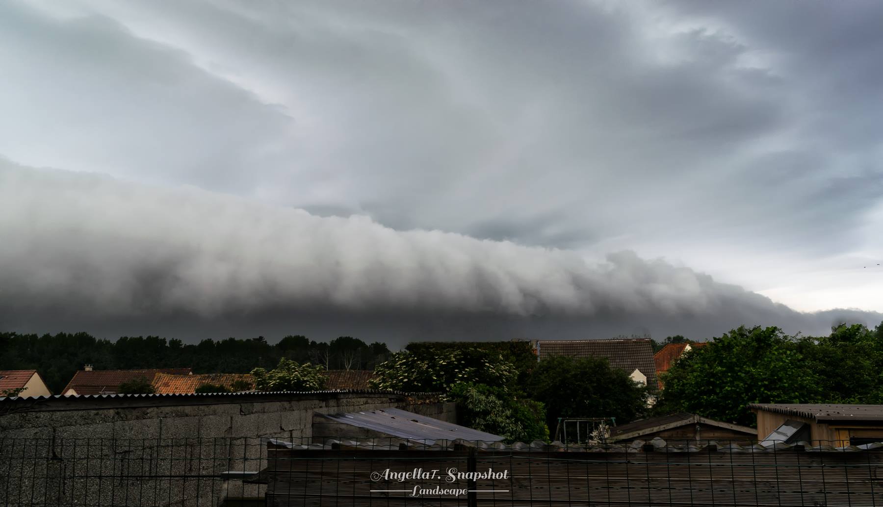 Ce 31 mai, aucun impacts dans le boitier mais de très belles photos de nuages d'orage. - 31/05/2018 18:00 - AngellaT. Snapshot