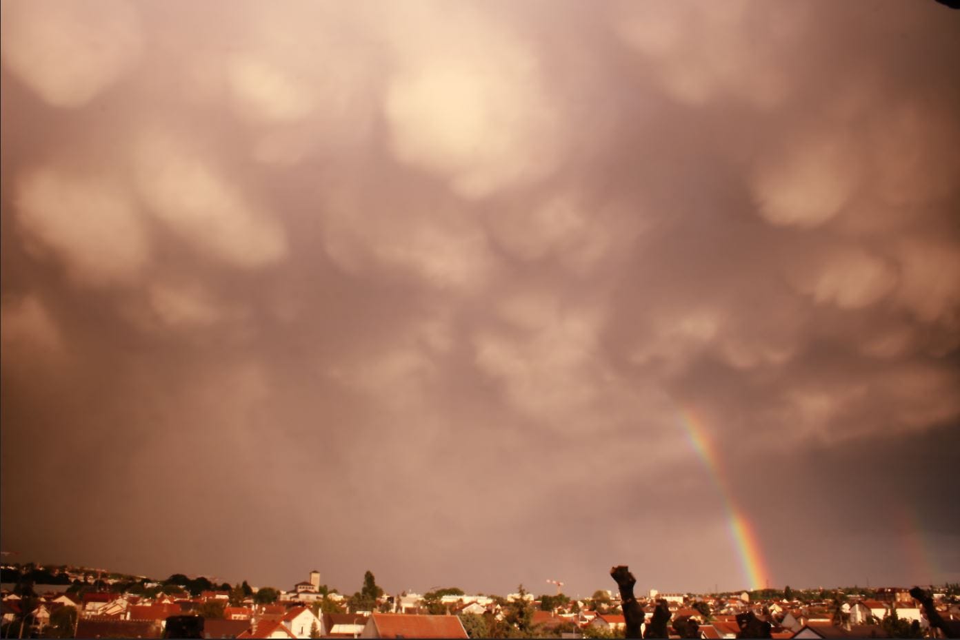 Mammatus en région parisienne à l'arrière d'une averse de traîne - 10/05/2021 20:30 - Sofiane Bourichi