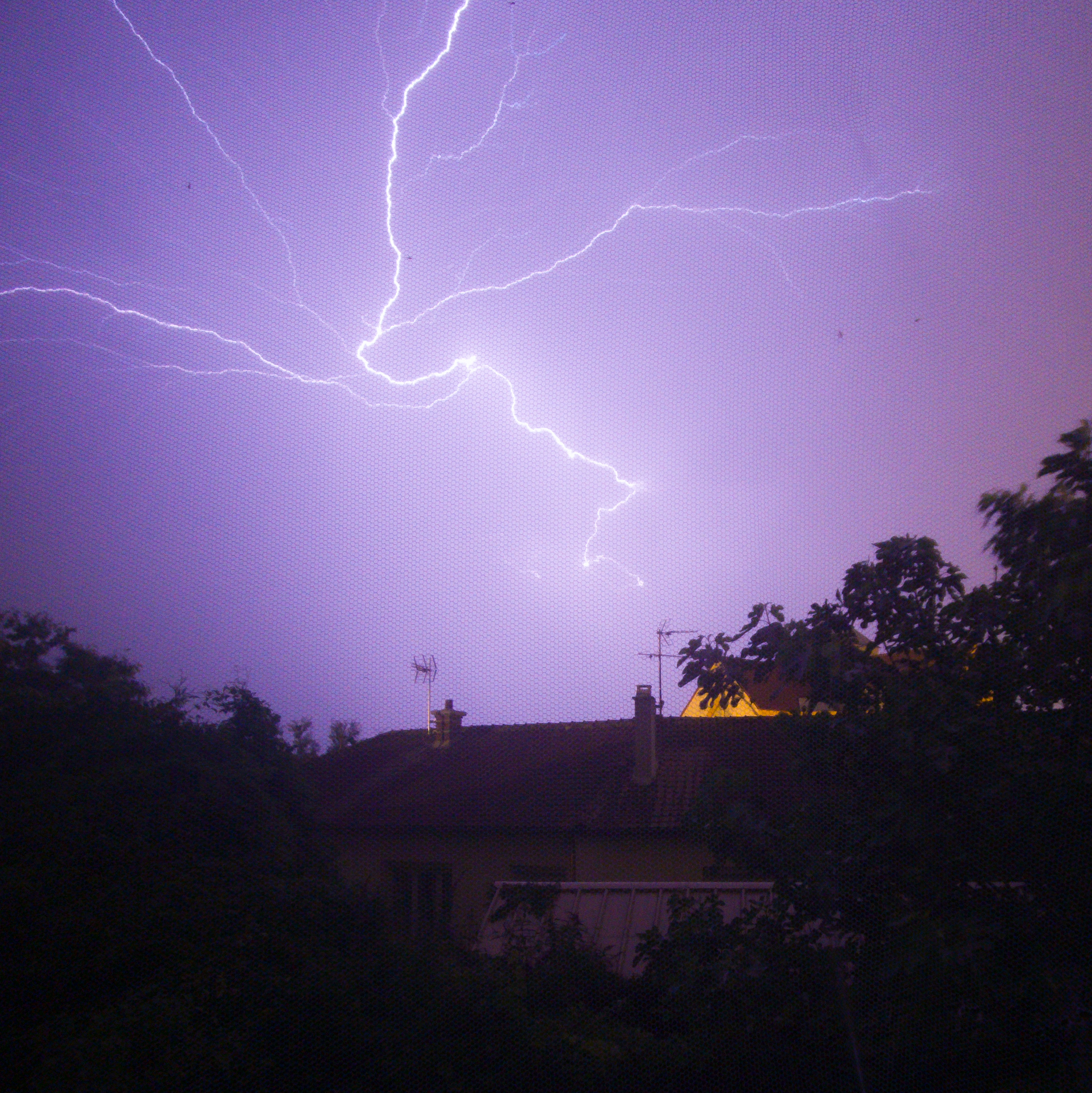 Orage peu électrique mais avec de magnifiques éclairs! - 14/06/2025 01:30 - Rilès Boudarene